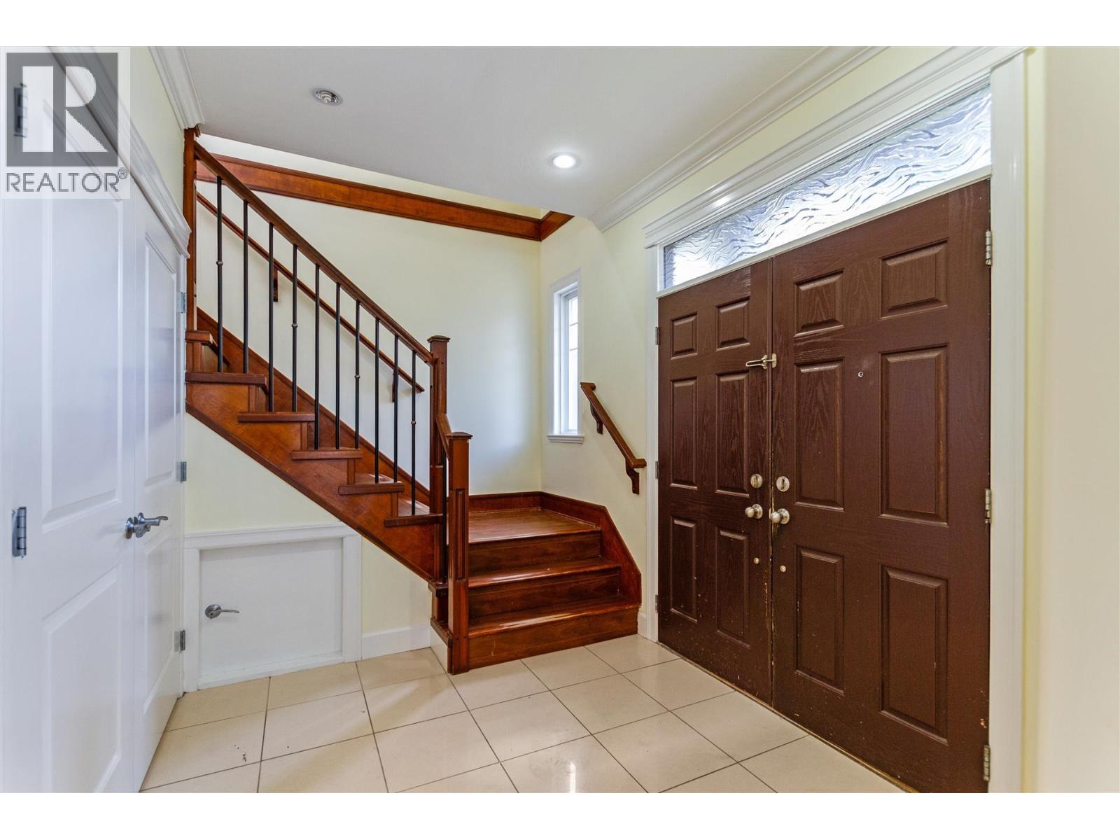 466 Fader Street, New Westminster, British Columbia  V3L 3T3 - Photo 2 - R3063036