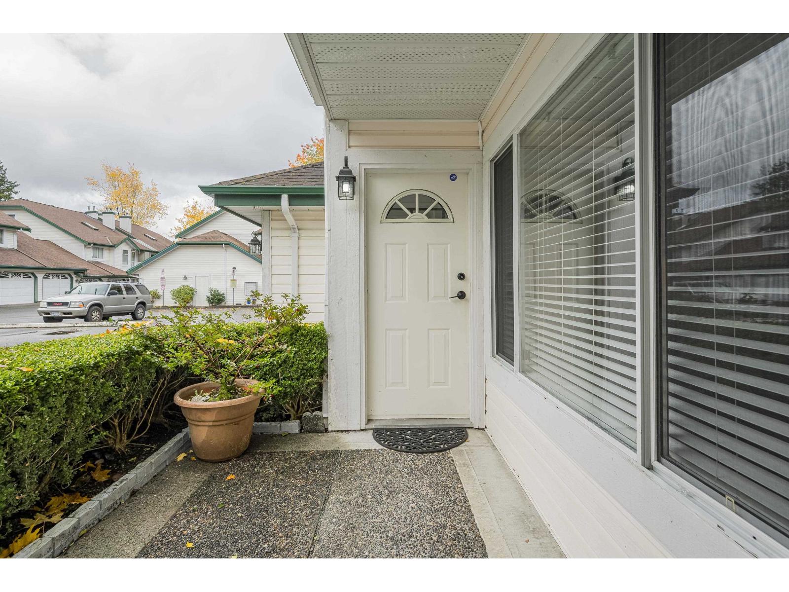 111 10308 155a Street, Surrey, British Columbia  V3R 4K5 - Photo 6 - R3062645