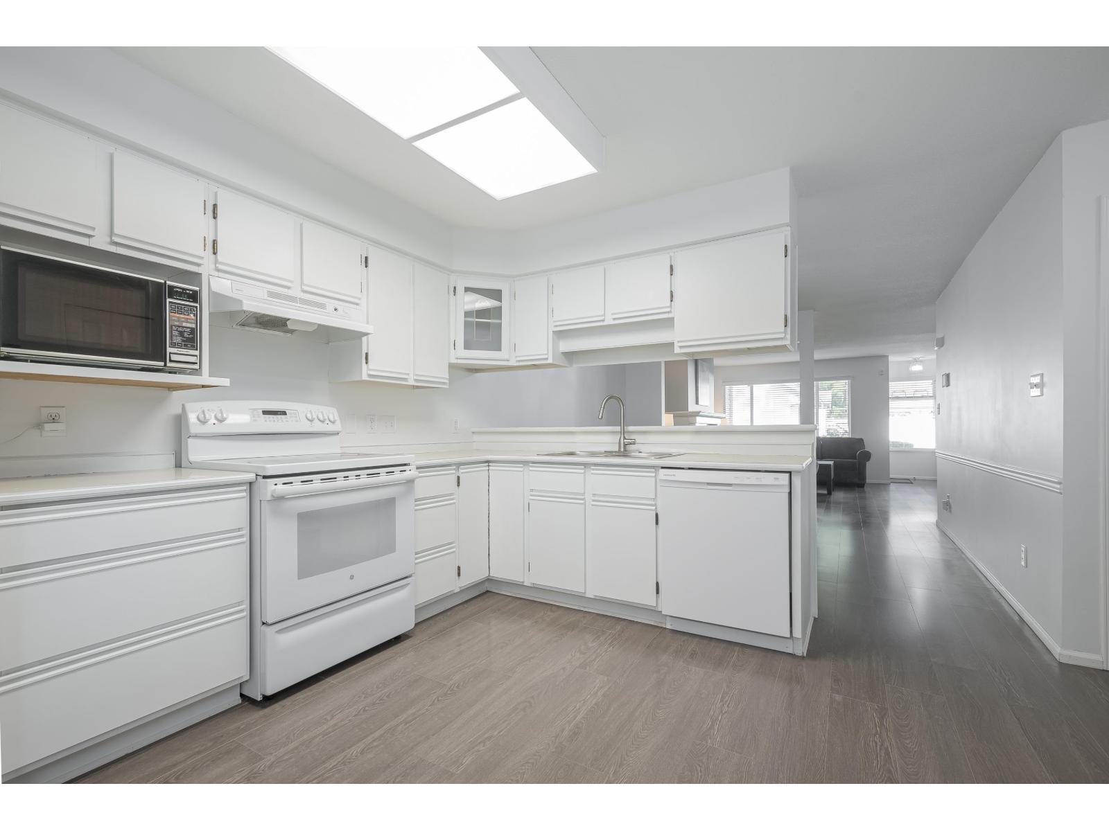 111 10308 155a Street, Surrey, British Columbia  V3R 4K5 - Photo 17 - R3062645