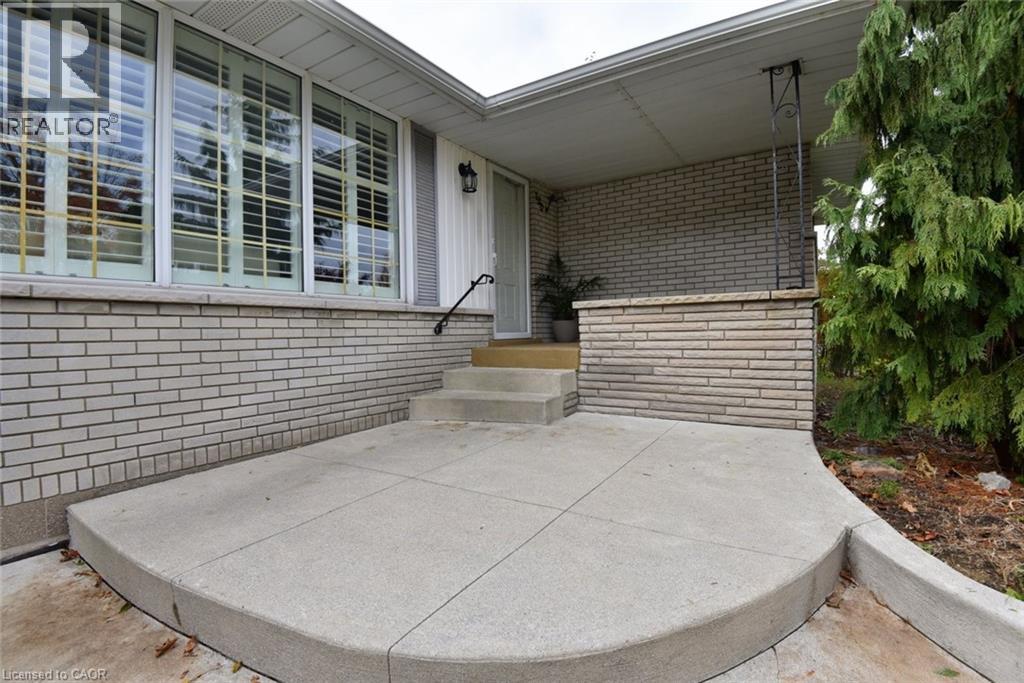 130 Delmar Drive, Hamilton, Ontario  L9C 1J9 - Photo 4 - 40784224