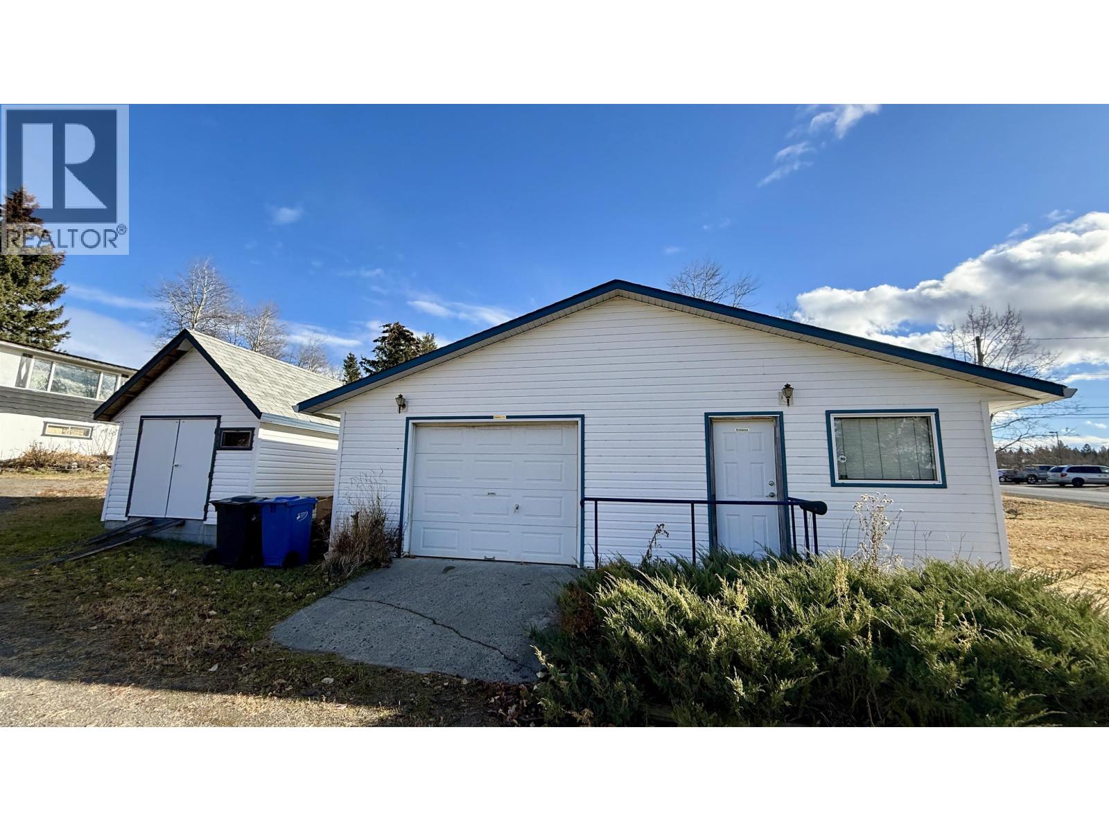 4953 Telqua Drive, 108 Mile Ranch, British Columbia  V0K 2E1 - Photo 2 - R3063089