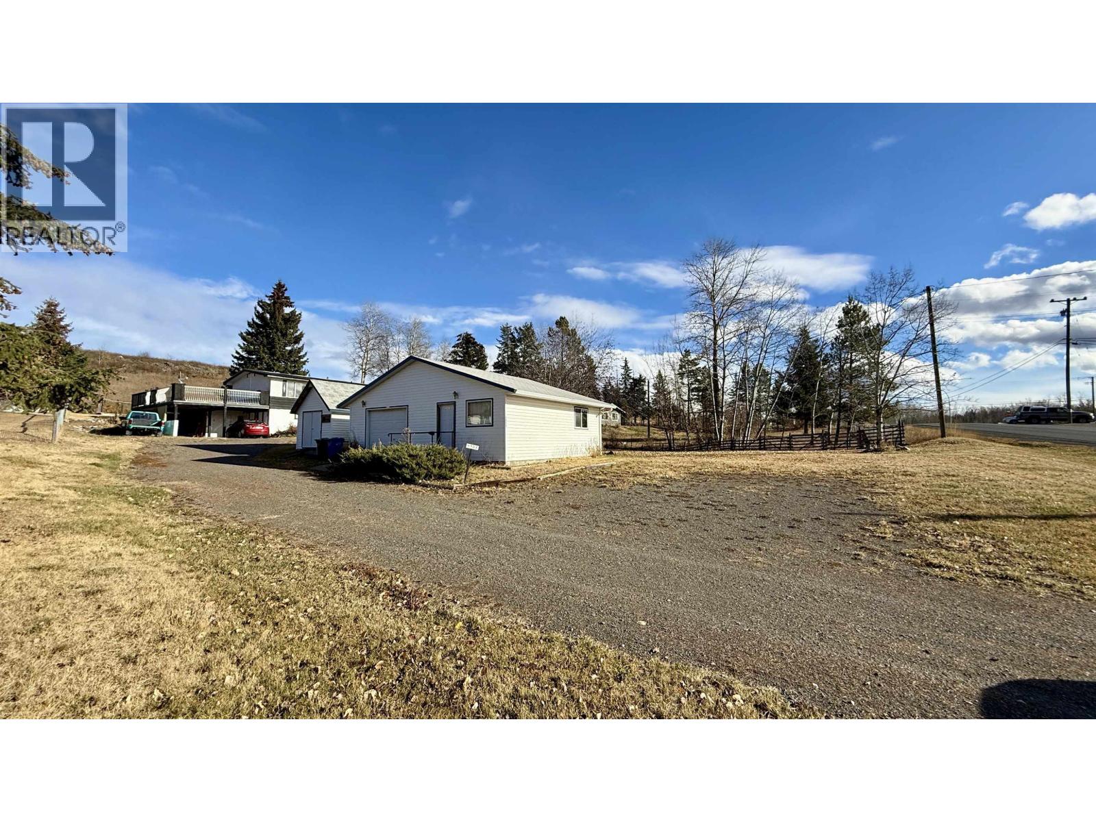 4953 Telqua Drive, 108 Mile Ranch, British Columbia  V0K 2E1 - Photo 3 - R3063089