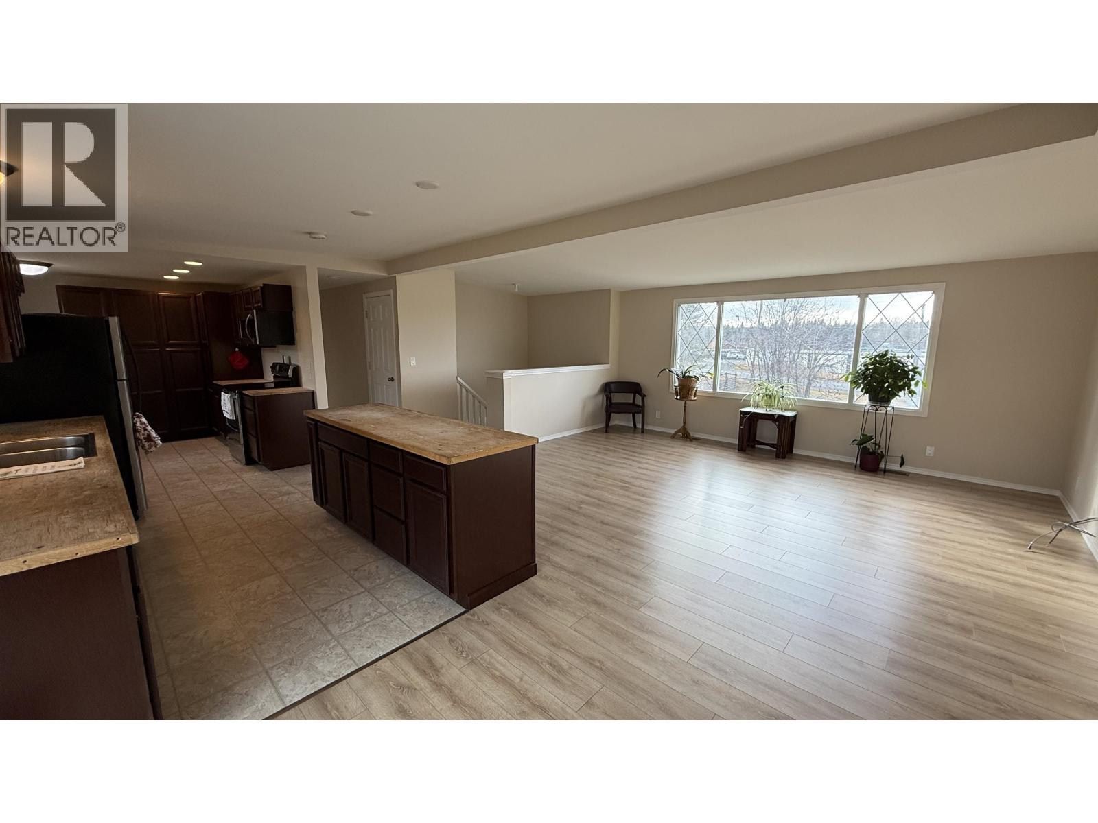 4953 Telqua Drive, 108 Mile Ranch, British Columbia  V0K 2E1 - Photo 6 - R3063089