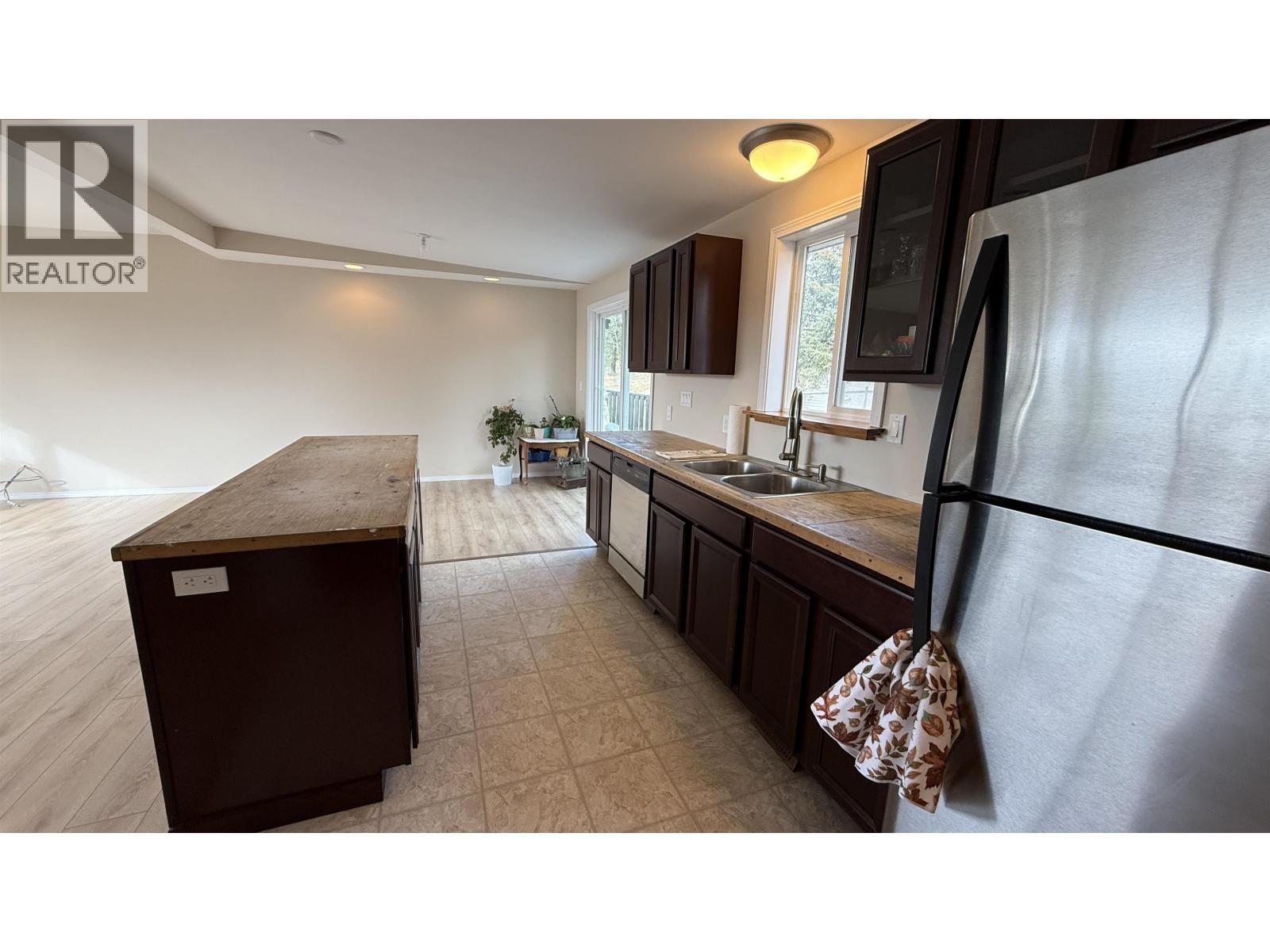 4953 Telqua Drive, 108 Mile Ranch, British Columbia  V0K 2E1 - Photo 9 - R3063089