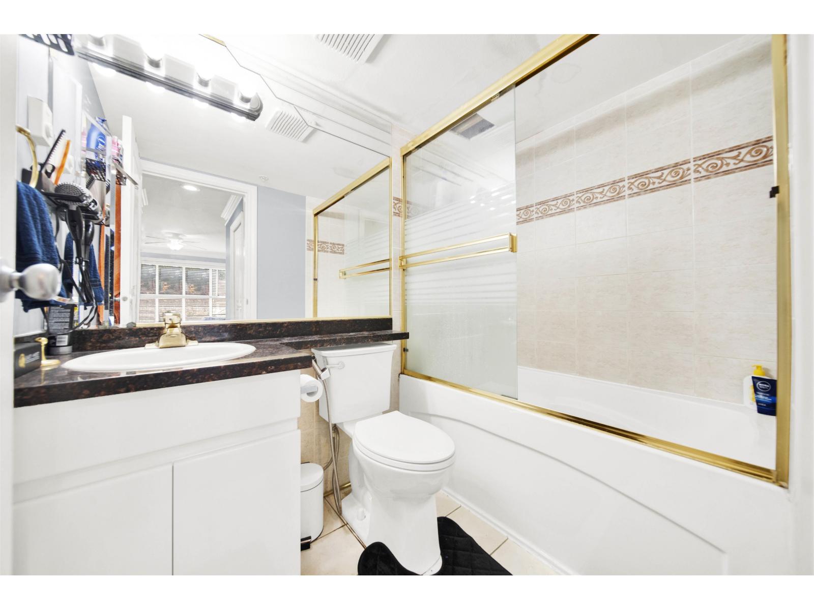 210 8115 121a Street, Surrey, British Columbia  V3W 1J2 - Photo 13 - R3062866