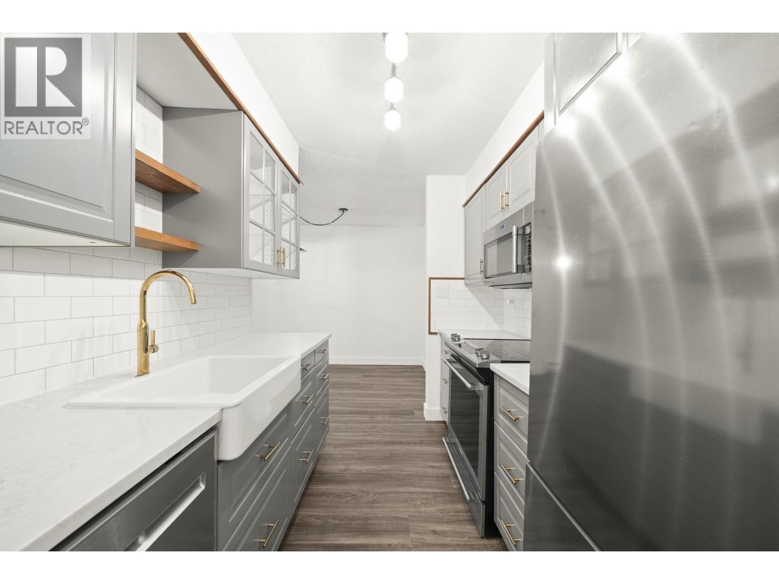 110 9847 Manchester Drive, Burnaby, British Columbia  V3N 4P4 - Photo 4 - R3063063