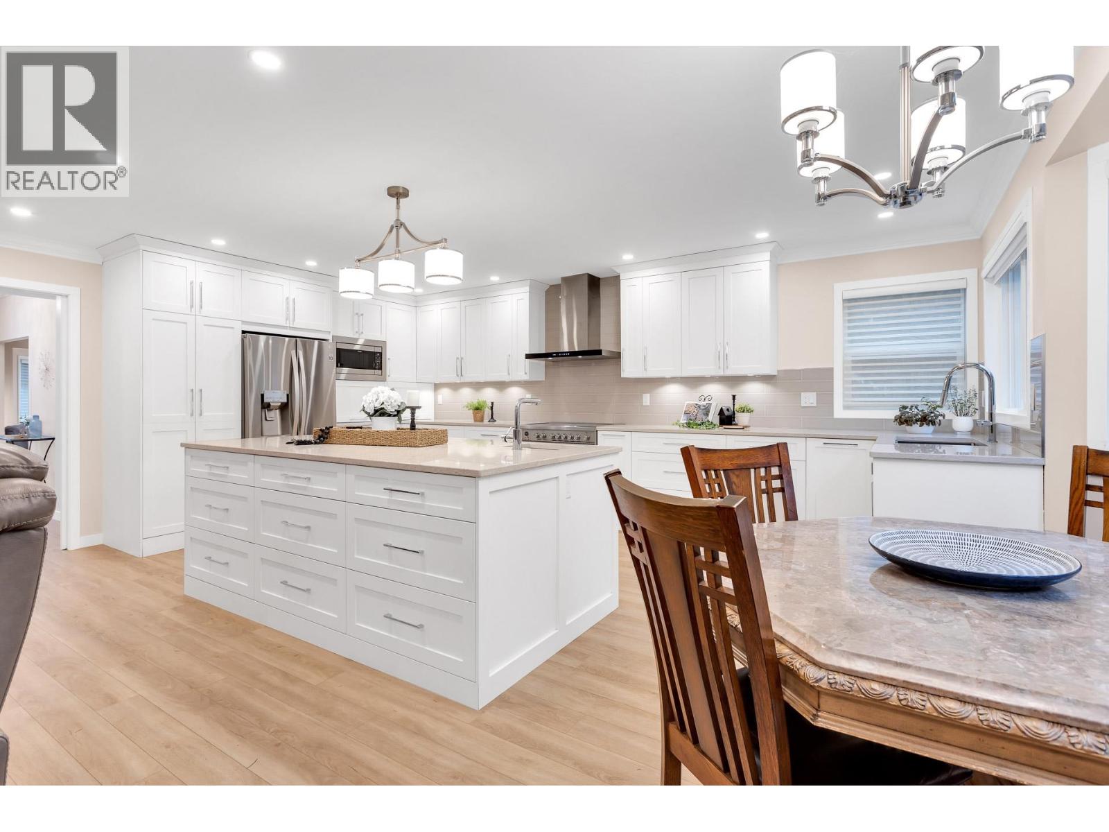 2443 Leclair Drive, Coquitlam, British Columbia  V3K 6G7 - Photo 15 - R3063086