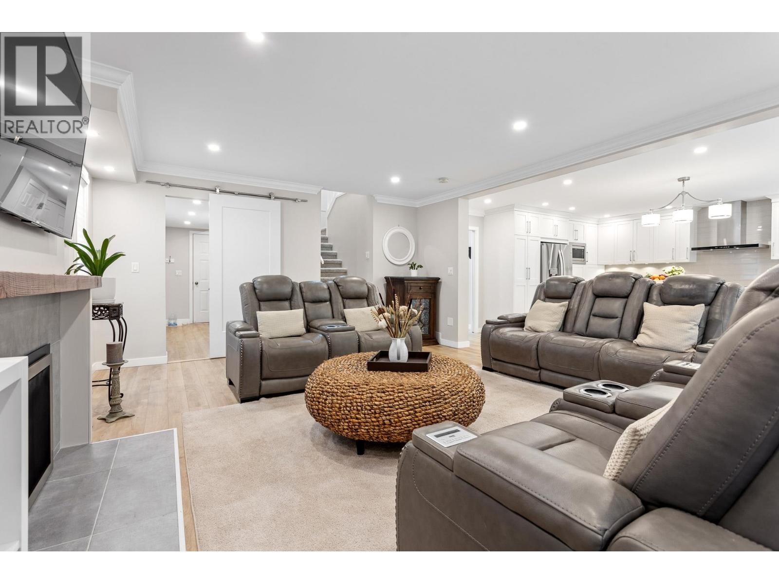 2443 Leclair Drive, Coquitlam, British Columbia  V3K 6G7 - Photo 17 - R3063086