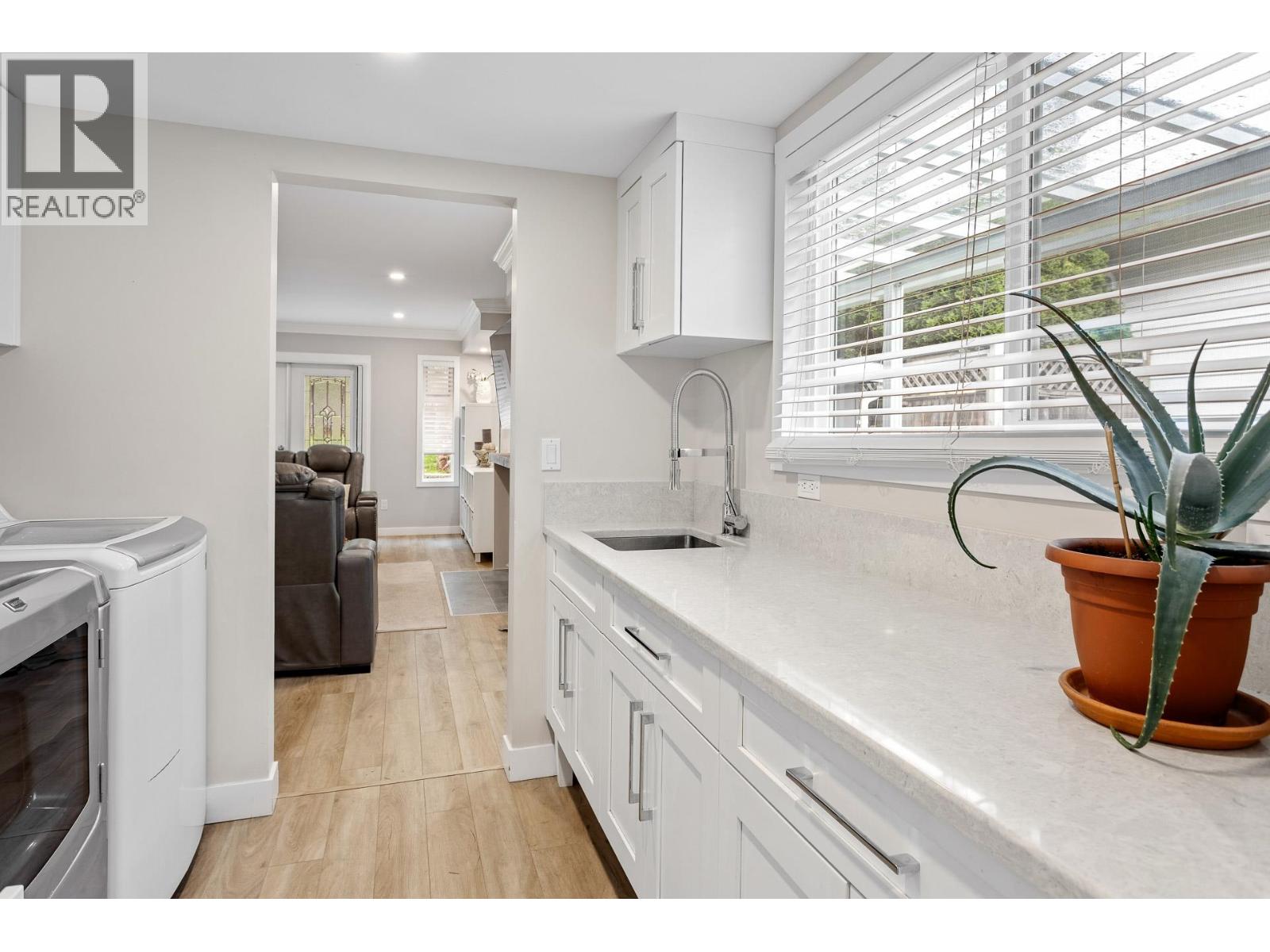 2443 Leclair Drive, Coquitlam, British Columbia  V3K 6G7 - Photo 18 - R3063086