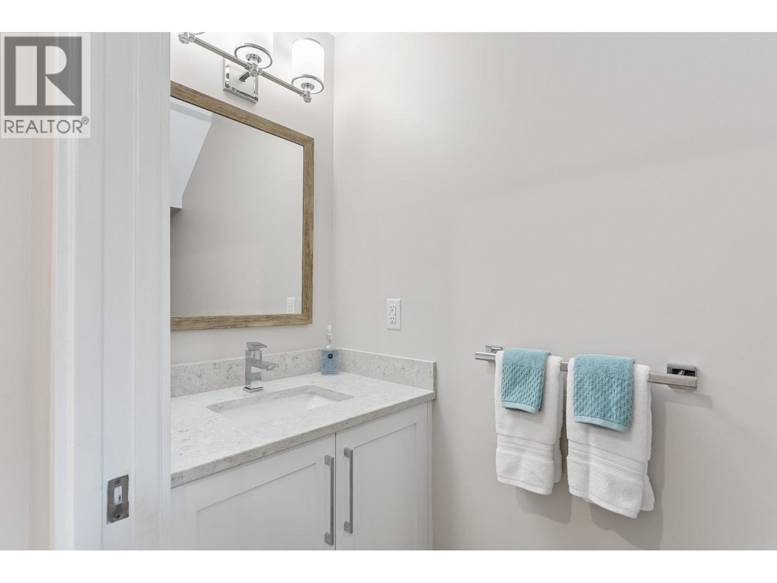 2443 Leclair Drive, Coquitlam, British Columbia  V3K 6G7 - Photo 19 - R3063086