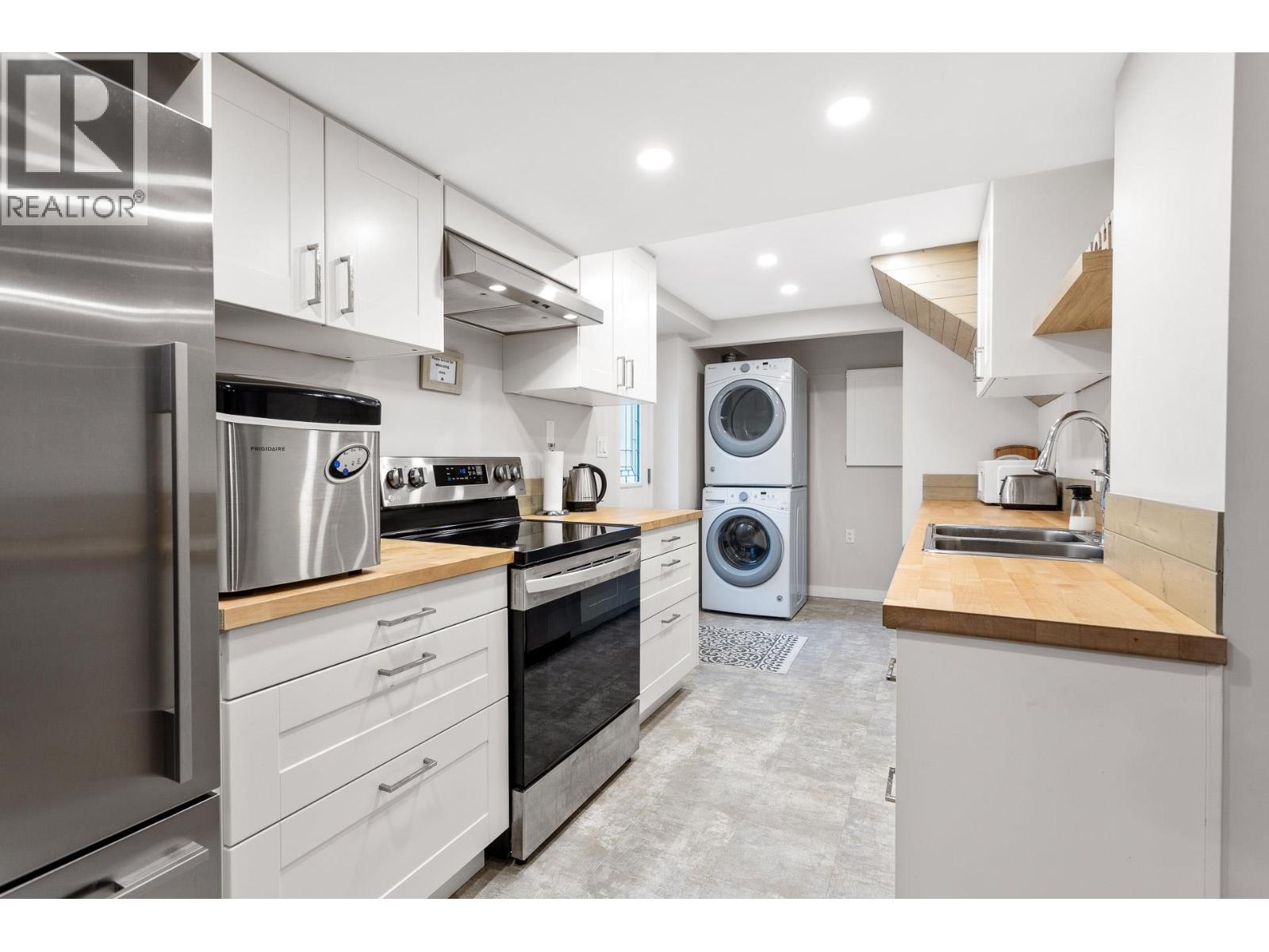 2443 Leclair Drive, Coquitlam, British Columbia  V3K 6G7 - Photo 29 - R3063086