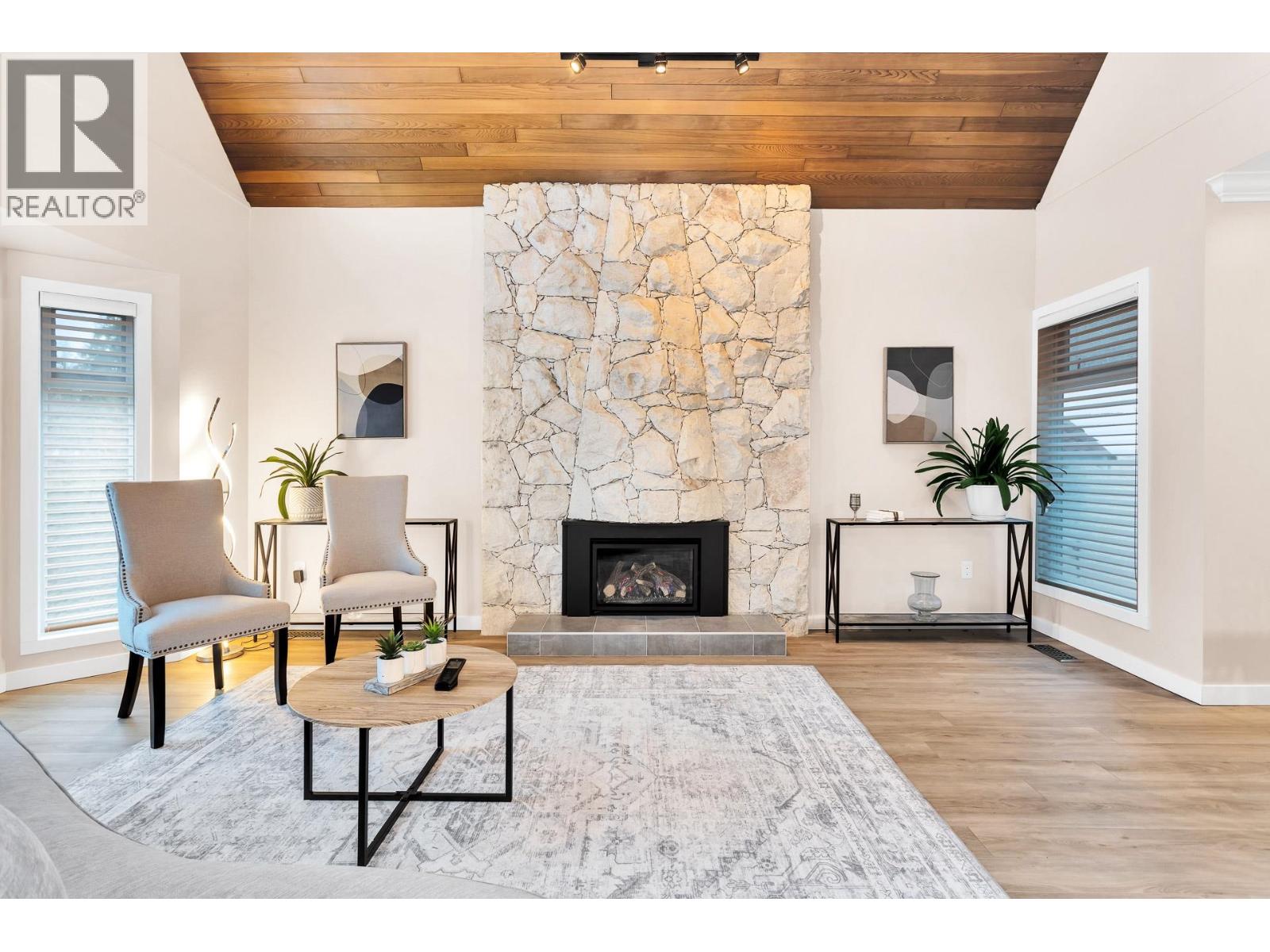 2443 Leclair Drive, Coquitlam, British Columbia  V3K 6G7 - Photo 4 - R3063086