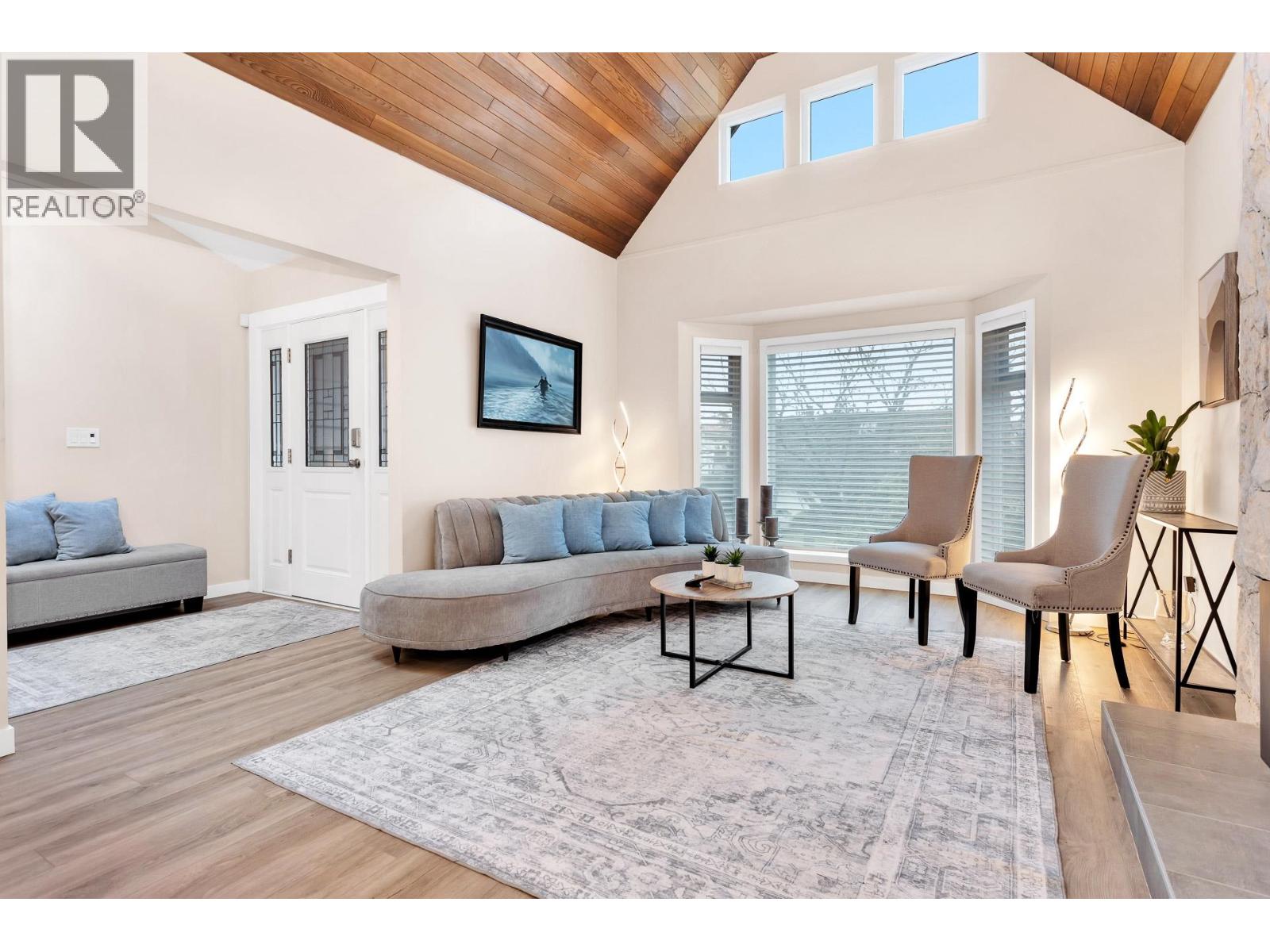 2443 Leclair Drive, Coquitlam, British Columbia  V3K 6G7 - Photo 5 - R3063086