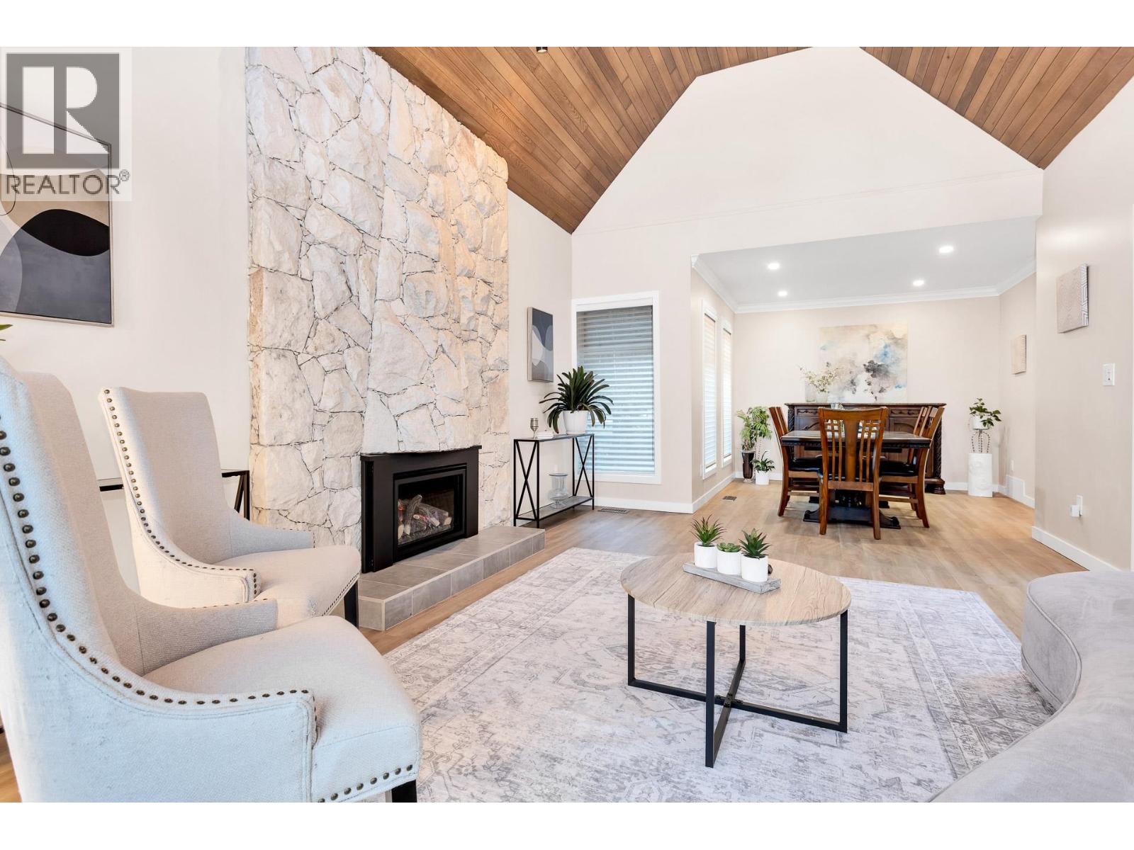 2443 Leclair Drive, Coquitlam, British Columbia  V3K 6G7 - Photo 6 - R3063086