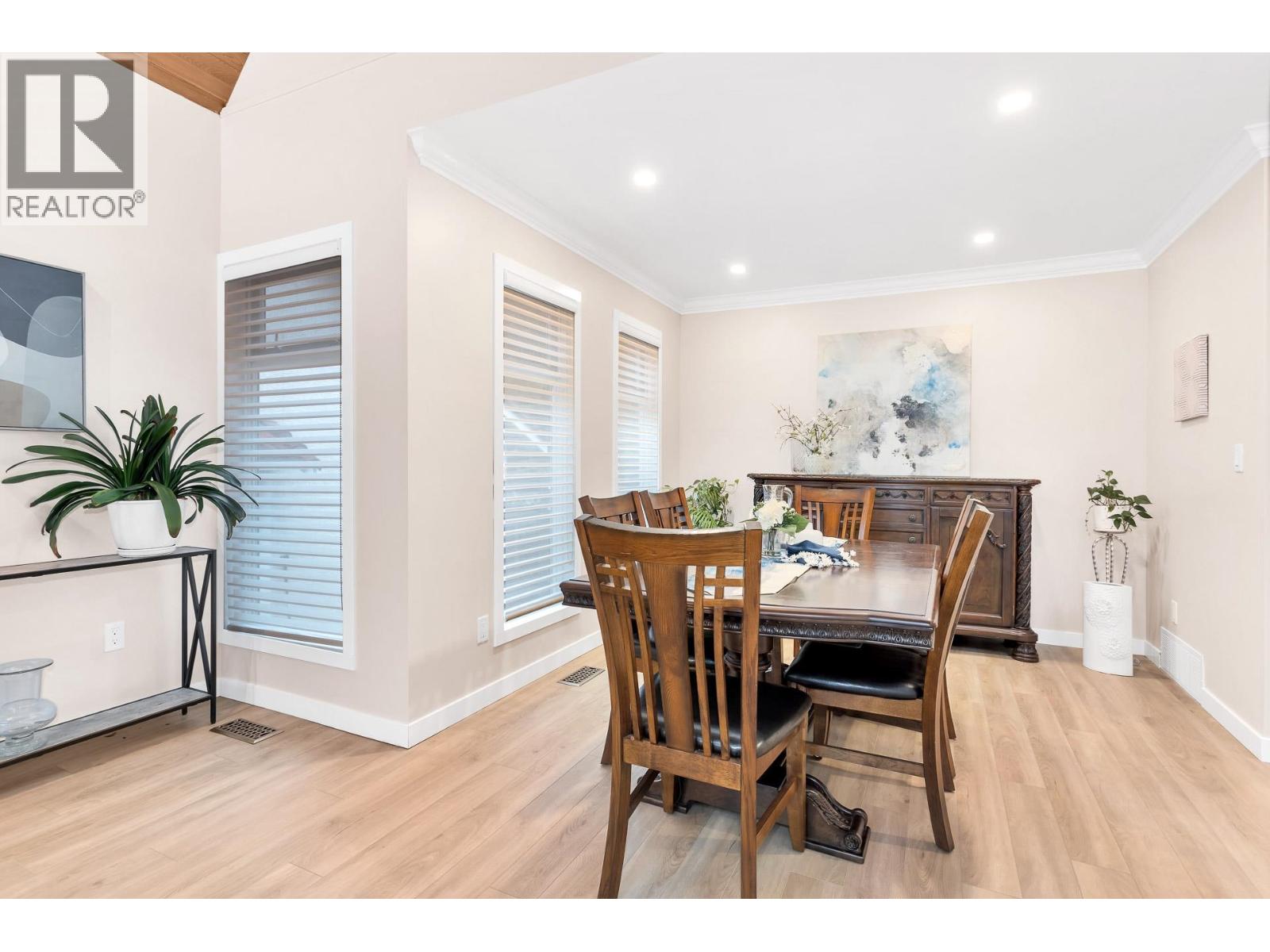 2443 Leclair Drive, Coquitlam, British Columbia  V3K 6G7 - Photo 7 - R3063086