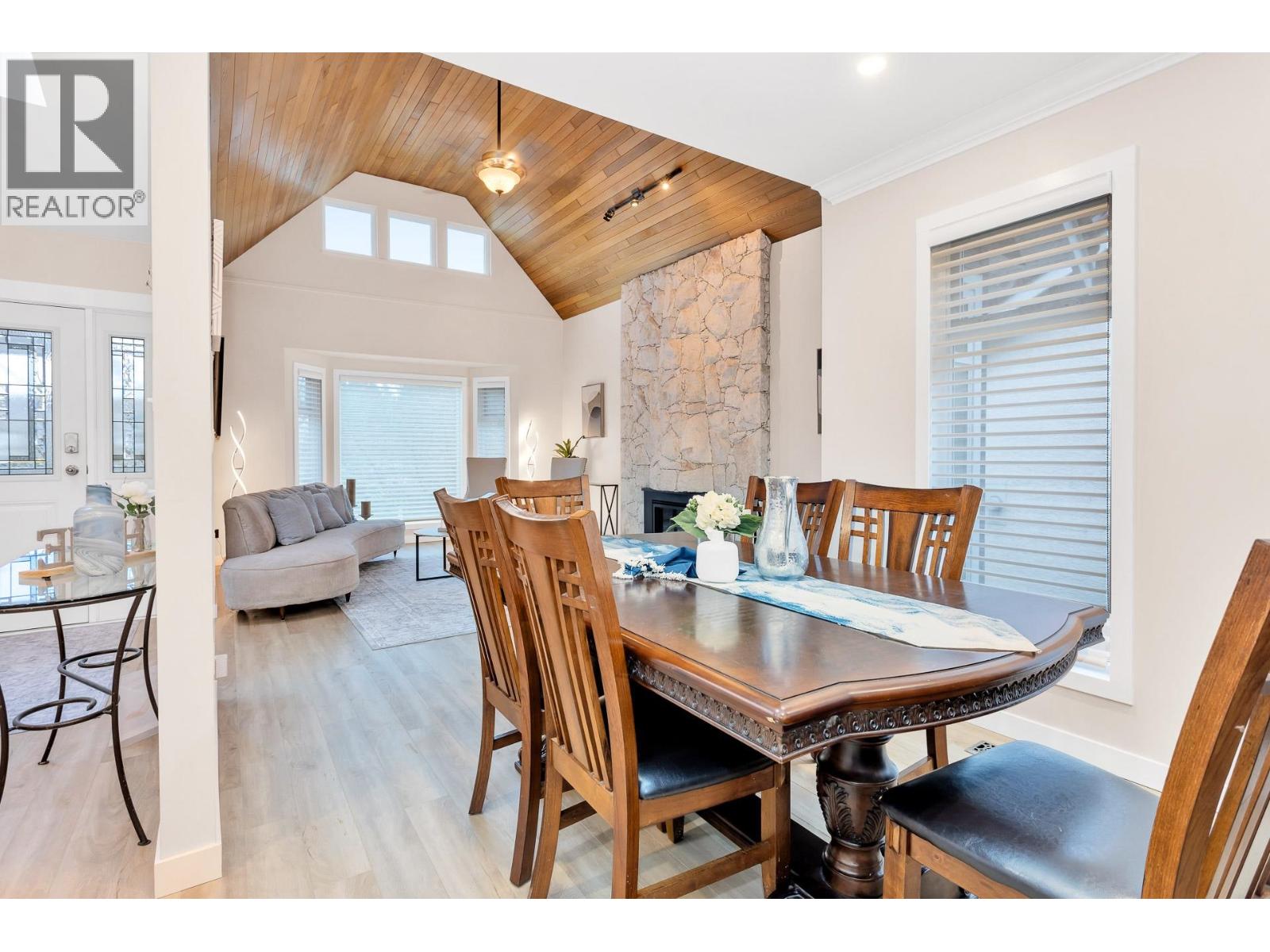 2443 Leclair Drive, Coquitlam, British Columbia  V3K 6G7 - Photo 8 - R3063086