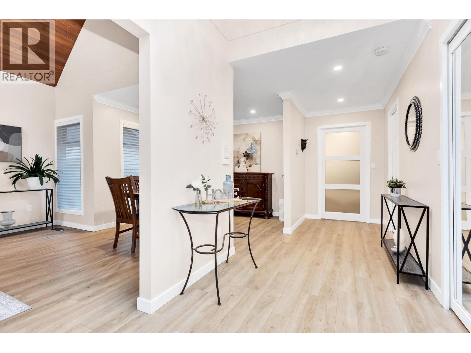 2443 Leclair Drive, Coquitlam, British Columbia  V3K 6G7 - Photo 9 - R3063086