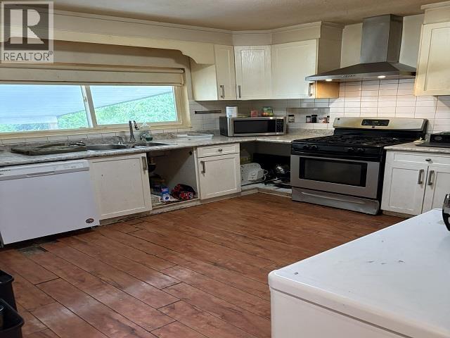 19753 Wildcrest Avenue, Pitt Meadows, British Columbia  V3Y 1M3 - Photo 3 - R3063094