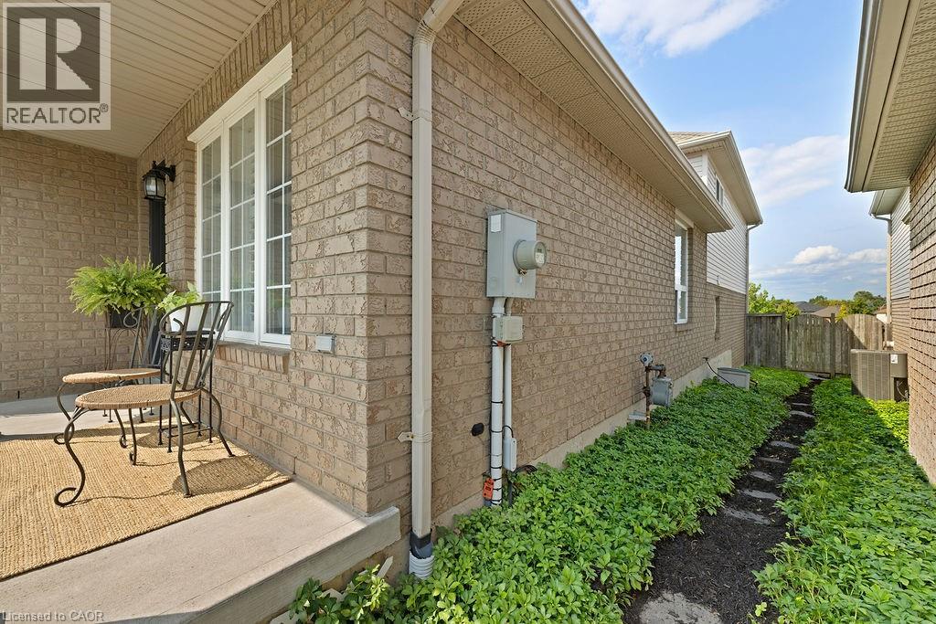 54 Briarose Place, Hamilton, Ontario  L9C 7V3 - Photo 8 - 40773879