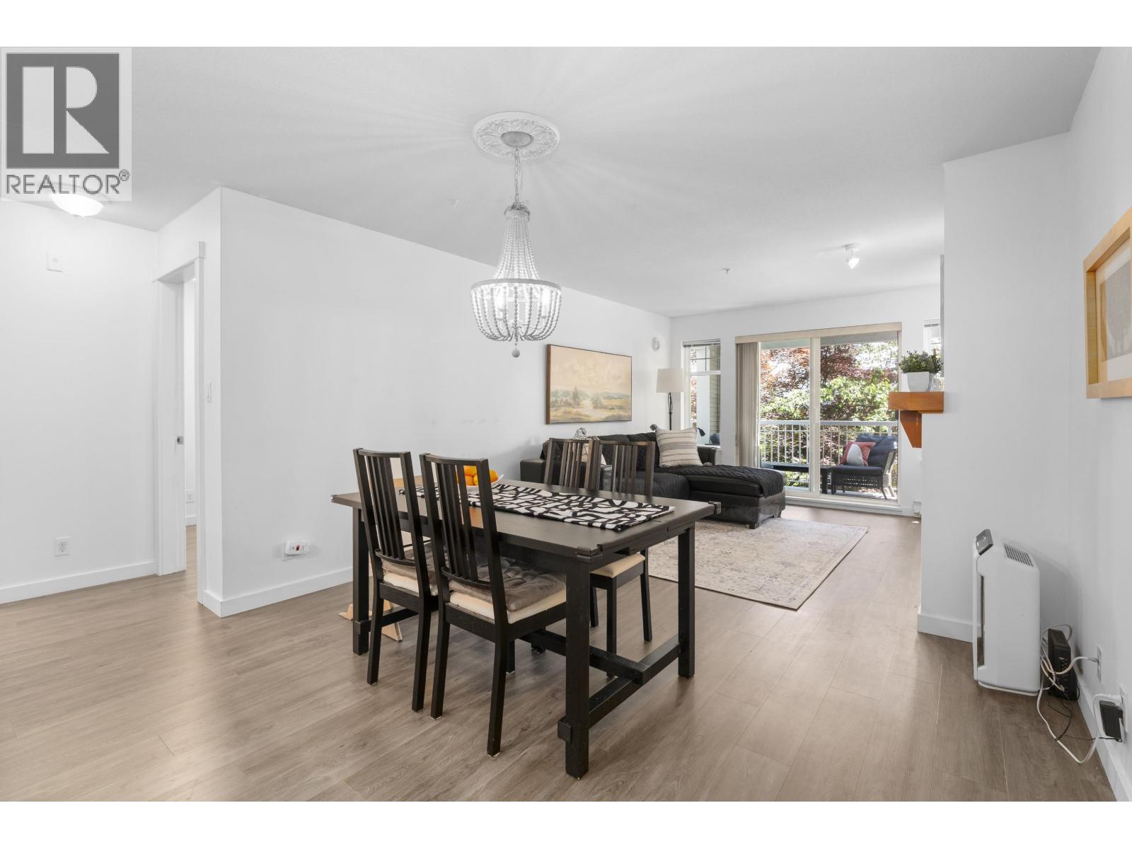 212 1432 Parkway Boulevard, Coquitlam, British Columbia  V3E 3L9 - Photo 2 - R3043056