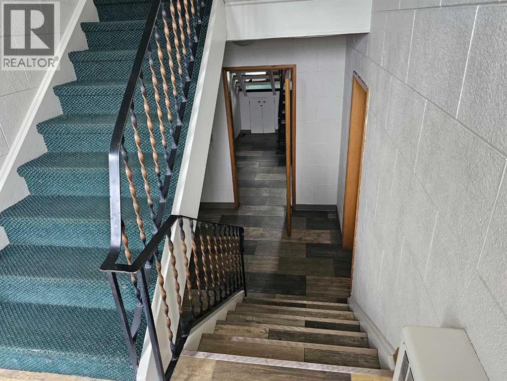 2312 22 Street Nw, Calgary, Alberta  T2M 3W4 - Photo 3 - A2246876