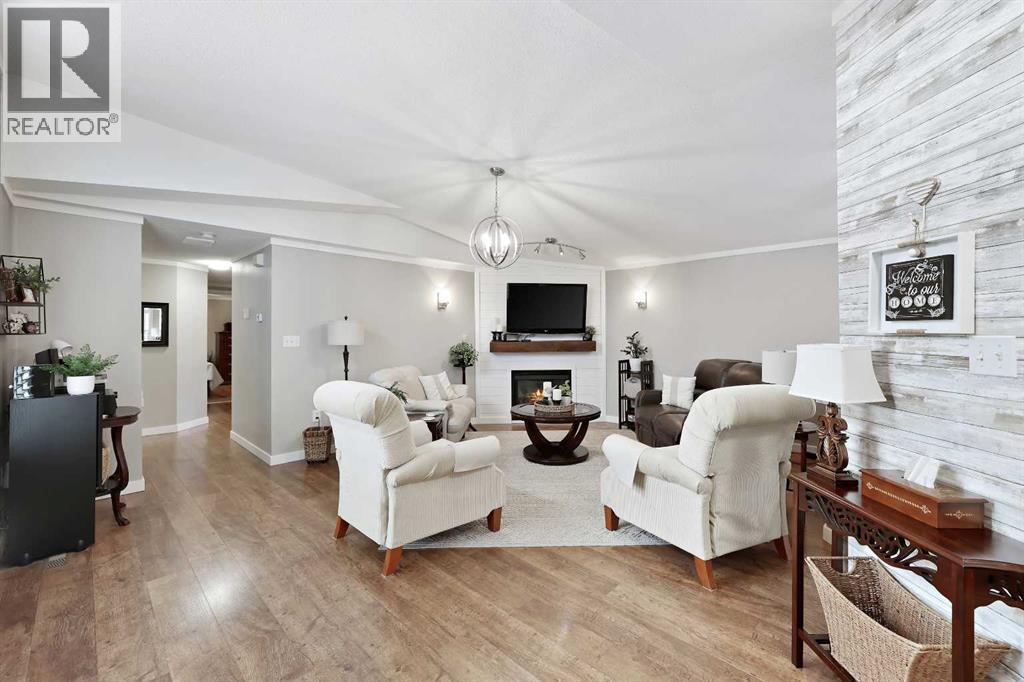 835 Beckner Crescent, Carstairs, Alberta  T0M 0N0 - Photo 6 - A2264611