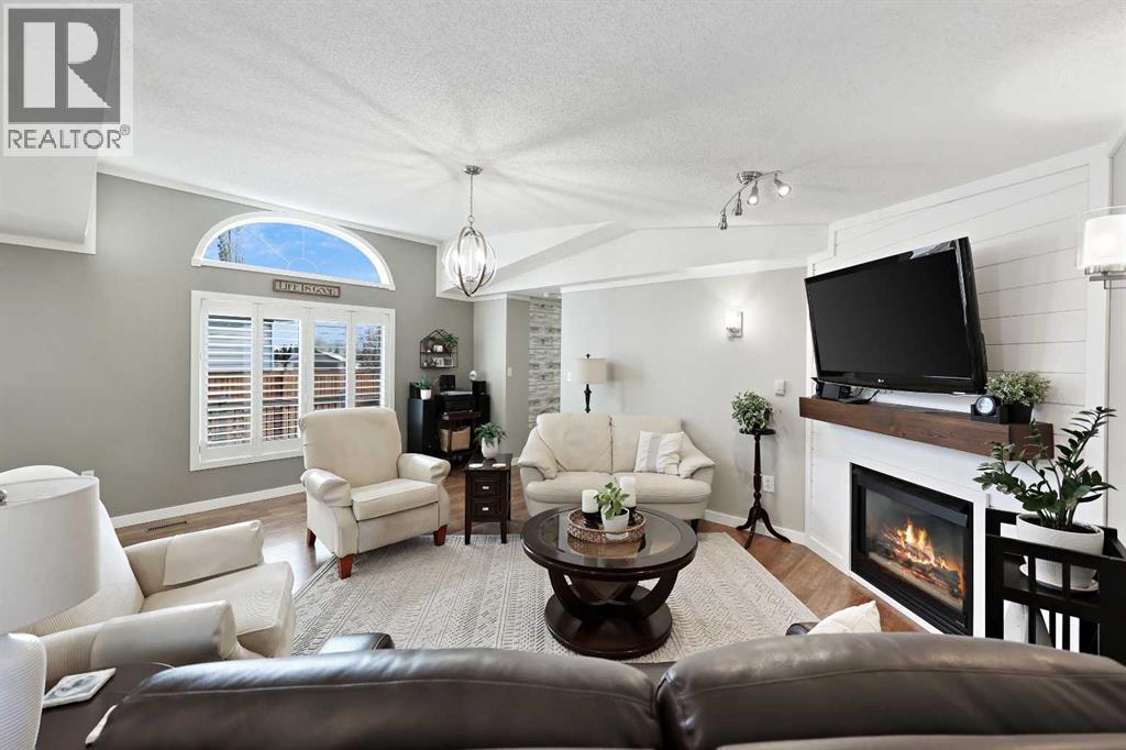 835 Beckner Crescent, Carstairs, Alberta  T0M 0N0 - Photo 9 - A2264611