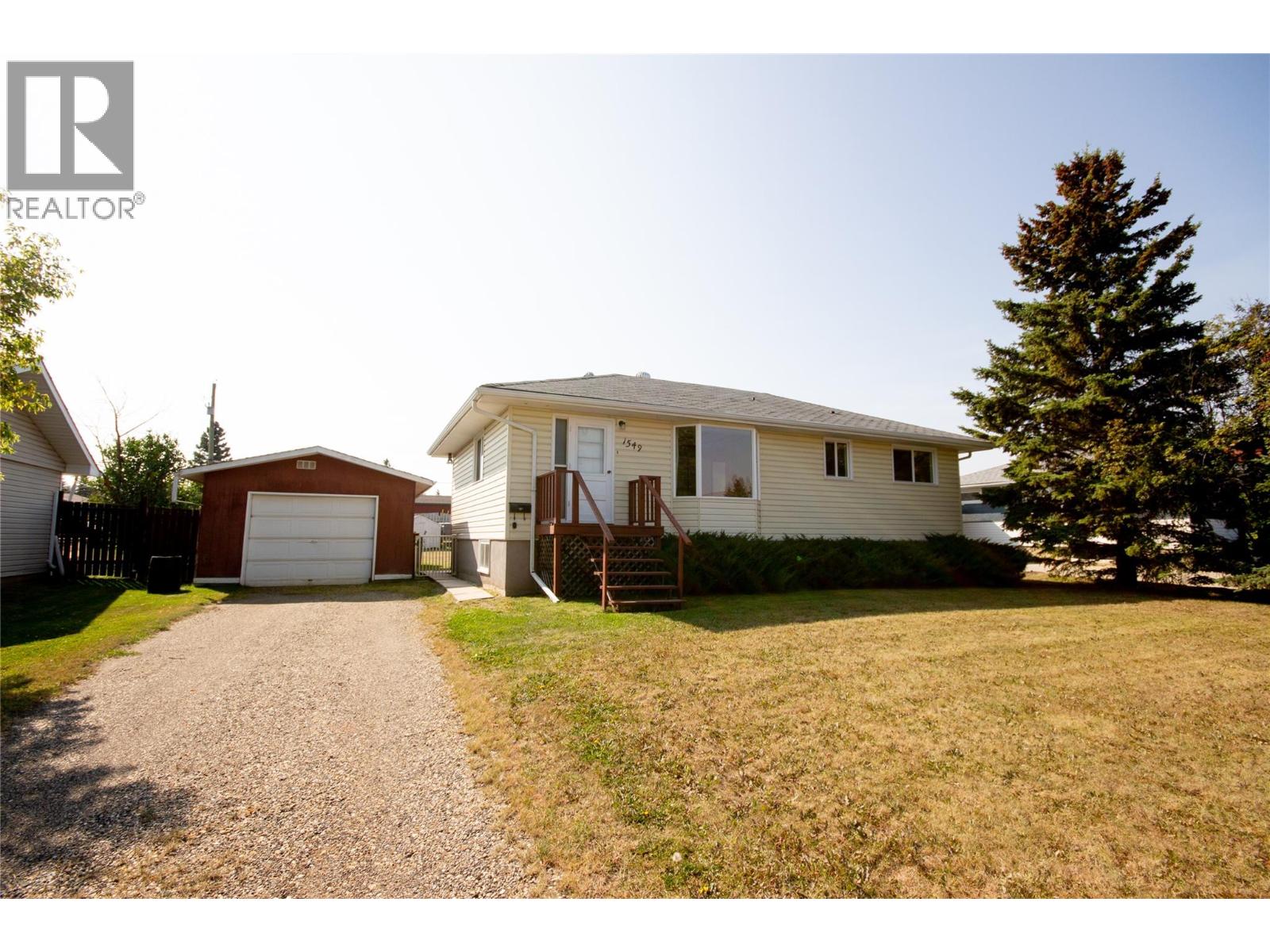 1549 110 Avenue, dawson creek, British Columbia