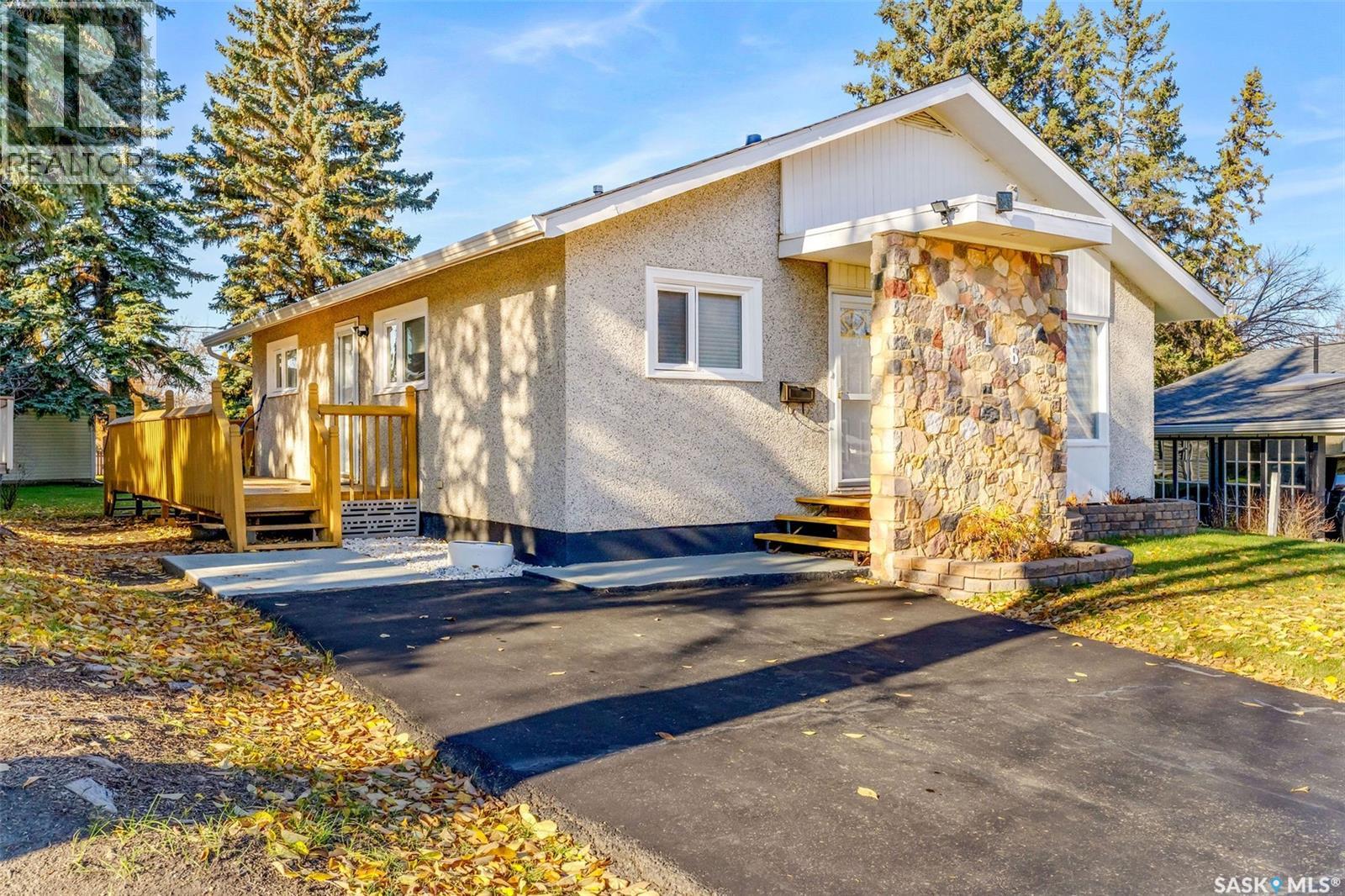 718 Cuelenaere Street, Prince Albert, Saskatchewan  S6V 2S9 - Photo 2 - SK021936