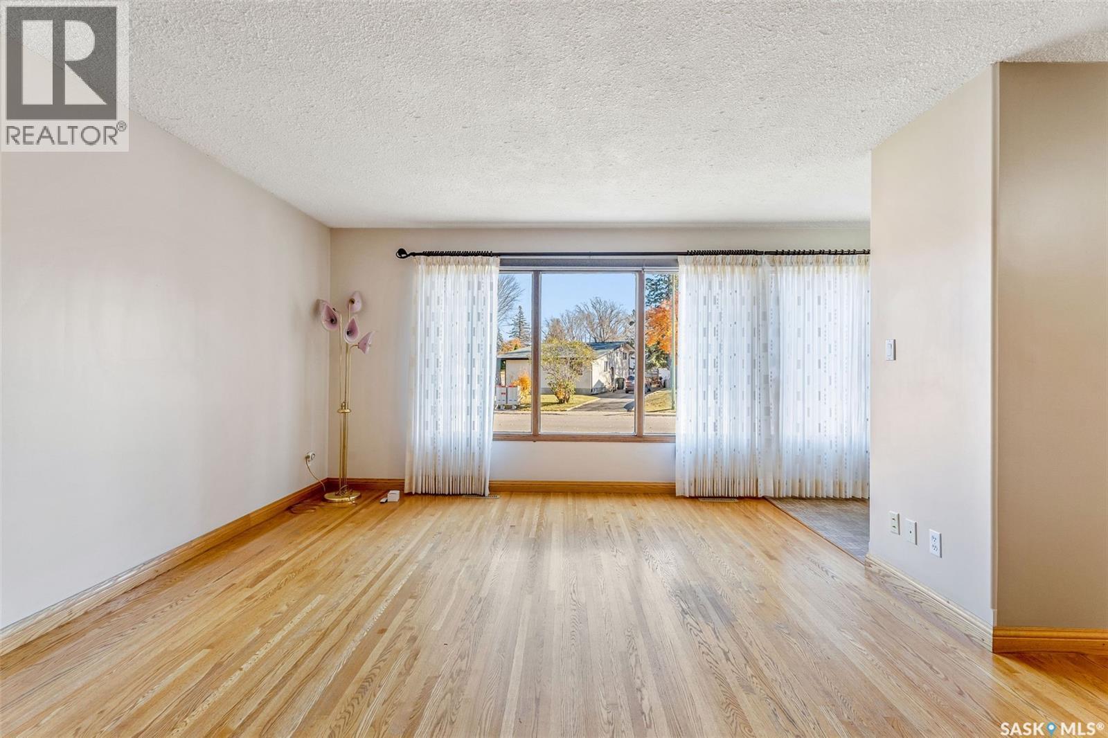 718 Cuelenaere Street, Prince Albert, Saskatchewan  S6V 2S9 - Photo 4 - SK021936