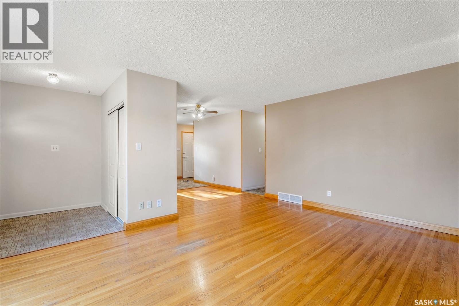 718 Cuelenaere Street, Prince Albert, Saskatchewan  S6V 2S9 - Photo 6 - SK021936