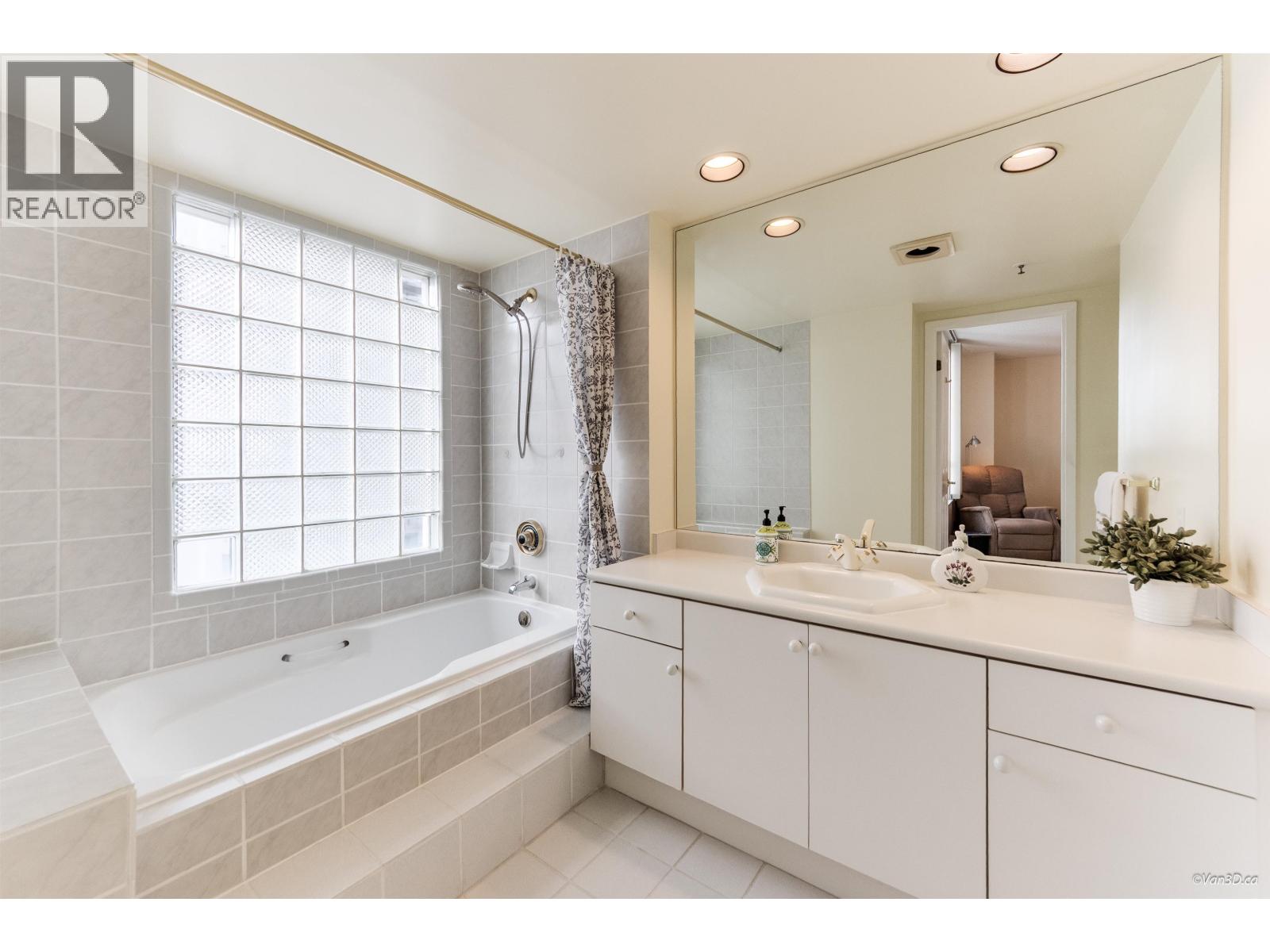 701 555 Austin Avenue, Coquitlam, British Columbia  V3K 6R8 - Photo 19 - R3062989