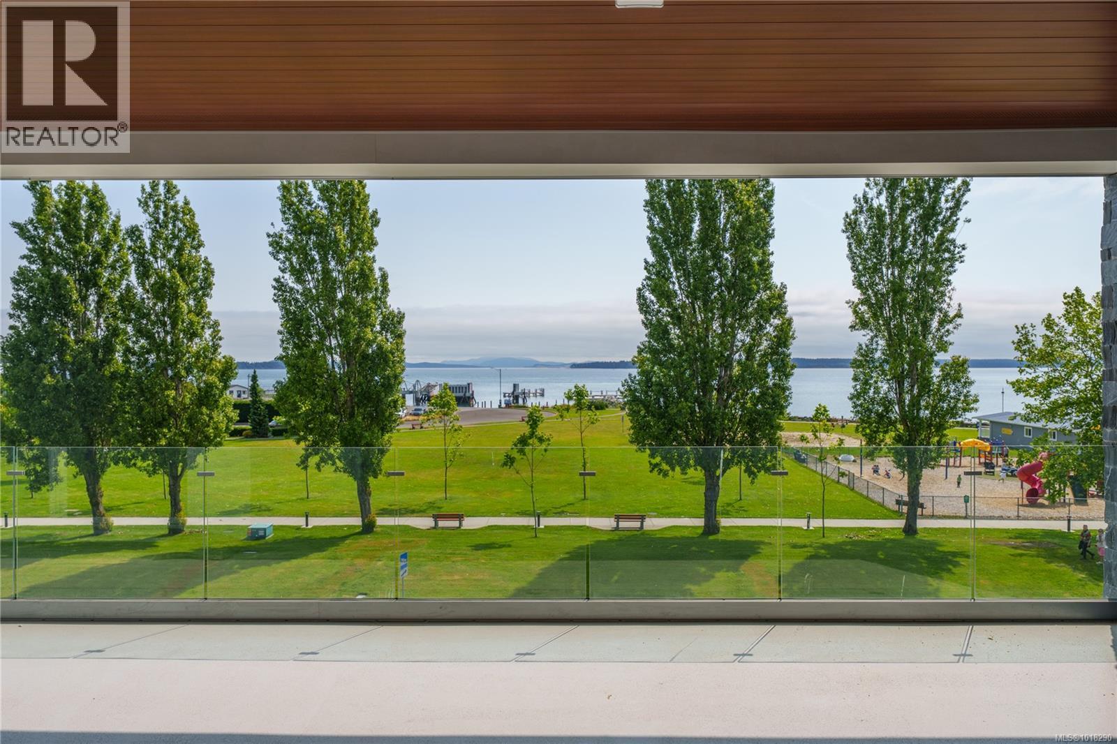 302 9570 Fifth St, Sidney, British Columbia