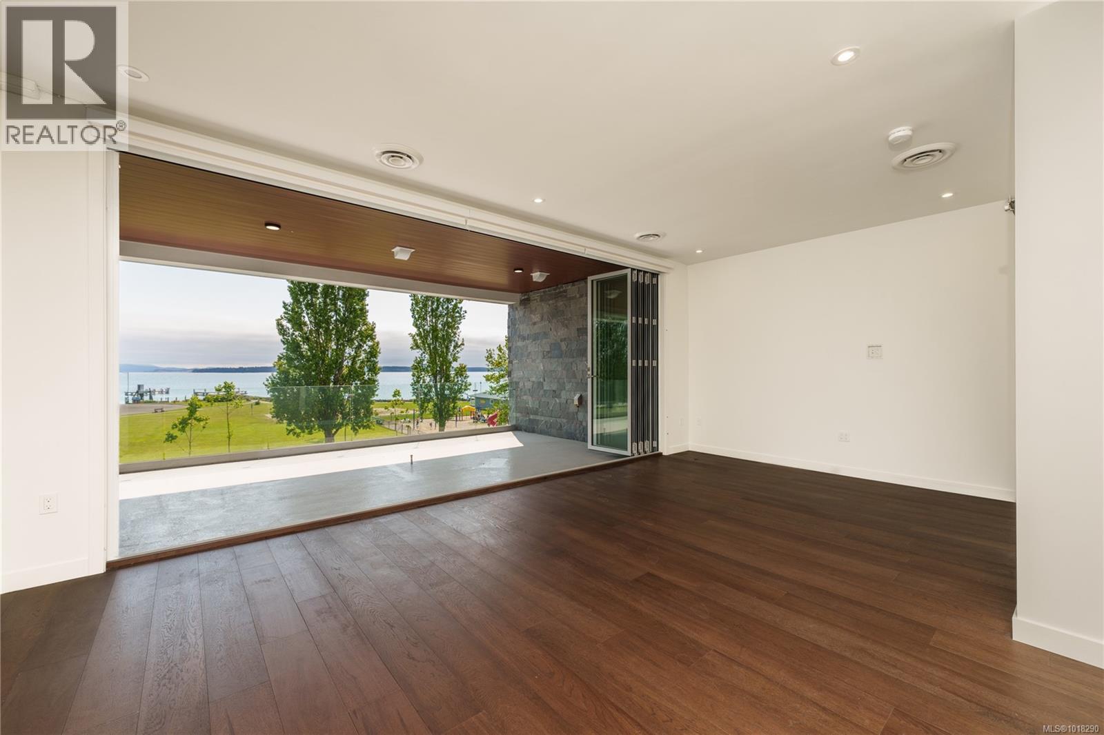 302 9570 Fifth St, Sidney, British Columbia  V8L 2W5 - Photo 20 - 1018290