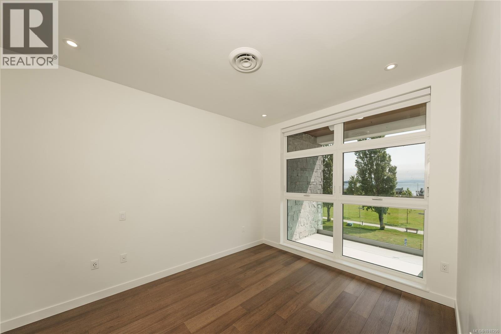 302 9570 Fifth St, Sidney, British Columbia  V8L 2W5 - Photo 8 - 1018290