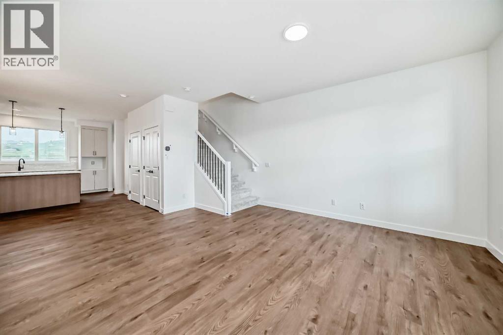 426 Heartland Way, Cochrane, Alberta  T4C 3E5 - Photo 12 - A2235464