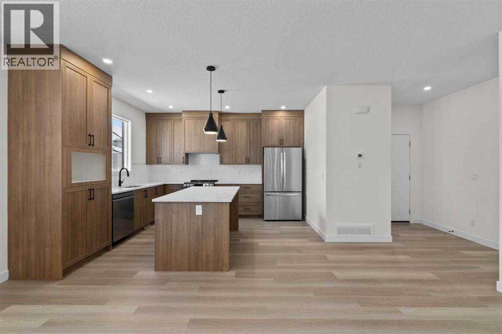 1004, 201 Cooperswood Green Sw, Airdrie, Alberta  T3B 3Y6 - Photo 4 - A2252415