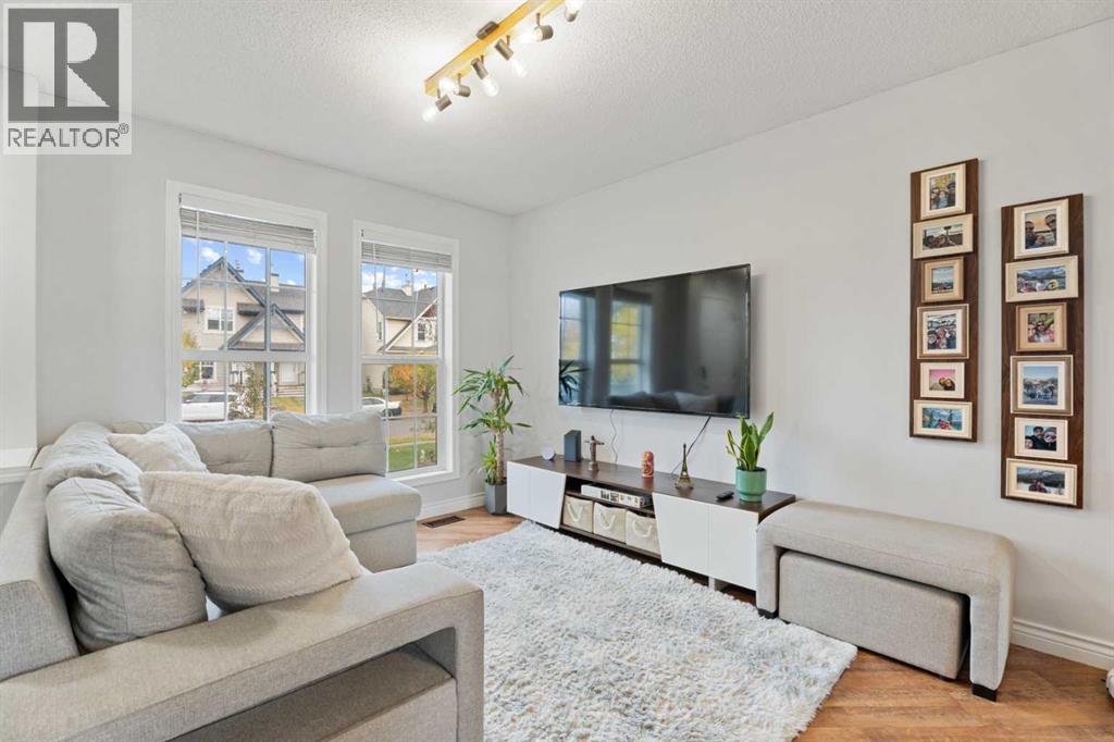 242 Elgin Place Se, Calgary, Alberta  T2Z 4V8 - Photo 6 - A2264618