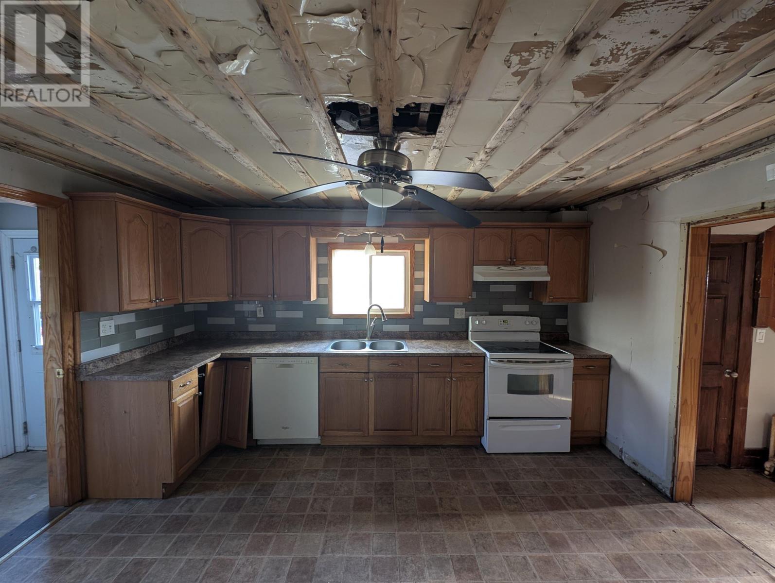 55 Willow Street, Sydney, Nova Scotia  B1P 3A2 - Photo 18 - 202526133