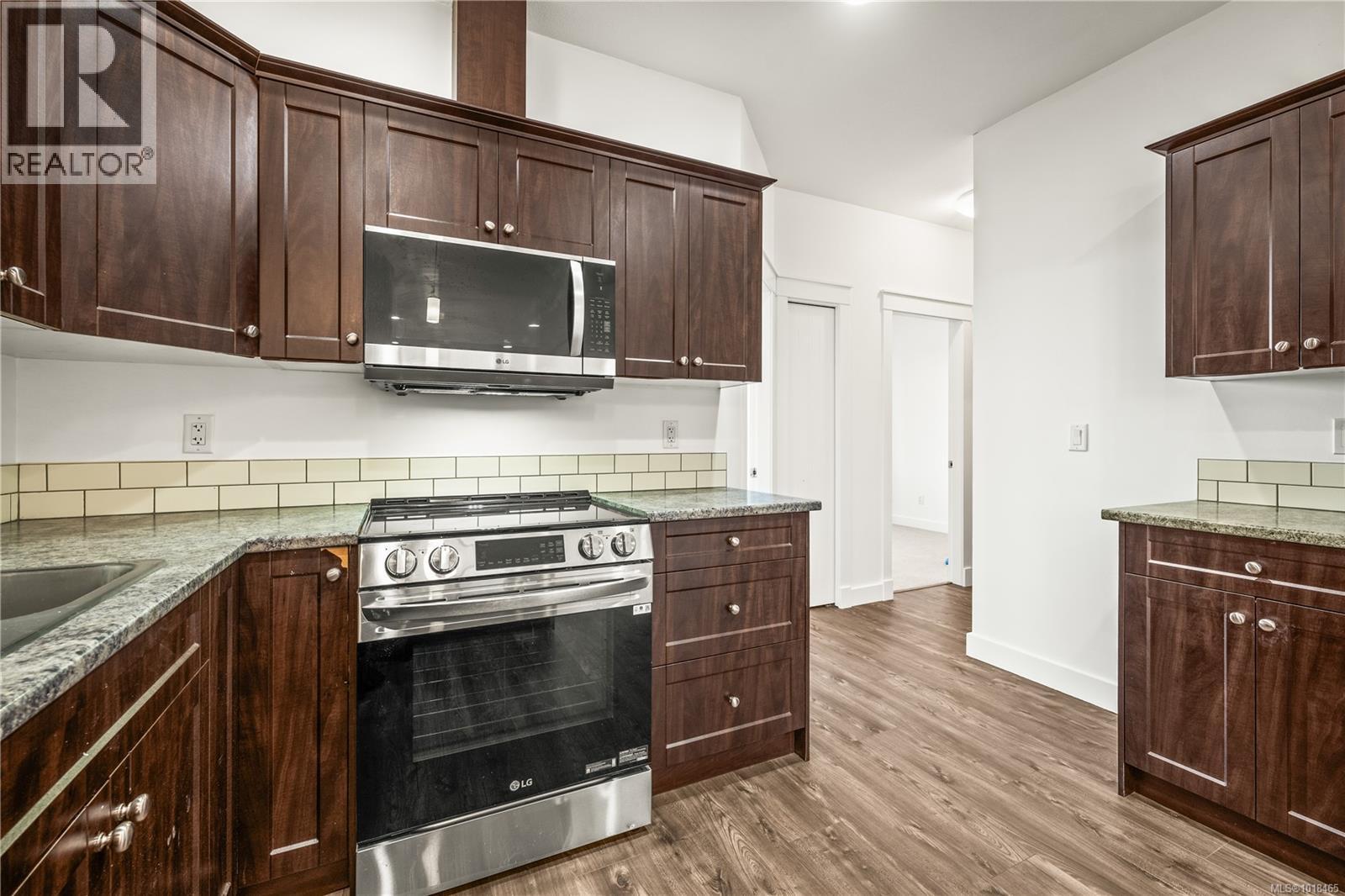 1004 Cassell Pl, Nanaimo, British Columbia  V9R 0C9 - Photo 9 - 1018465