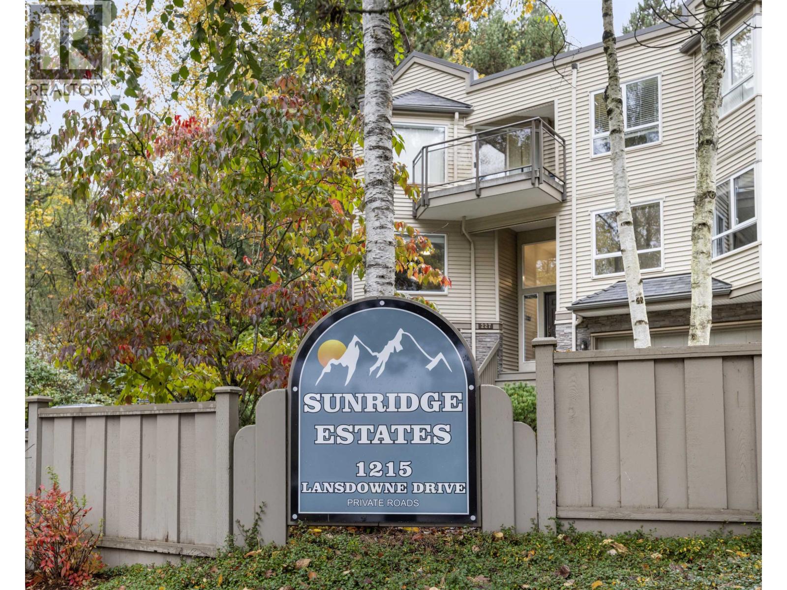 227 1215 Lansdowne Drive, Coquitlam, British Columbia  V3E 2P6 - Photo 3 - R3063091