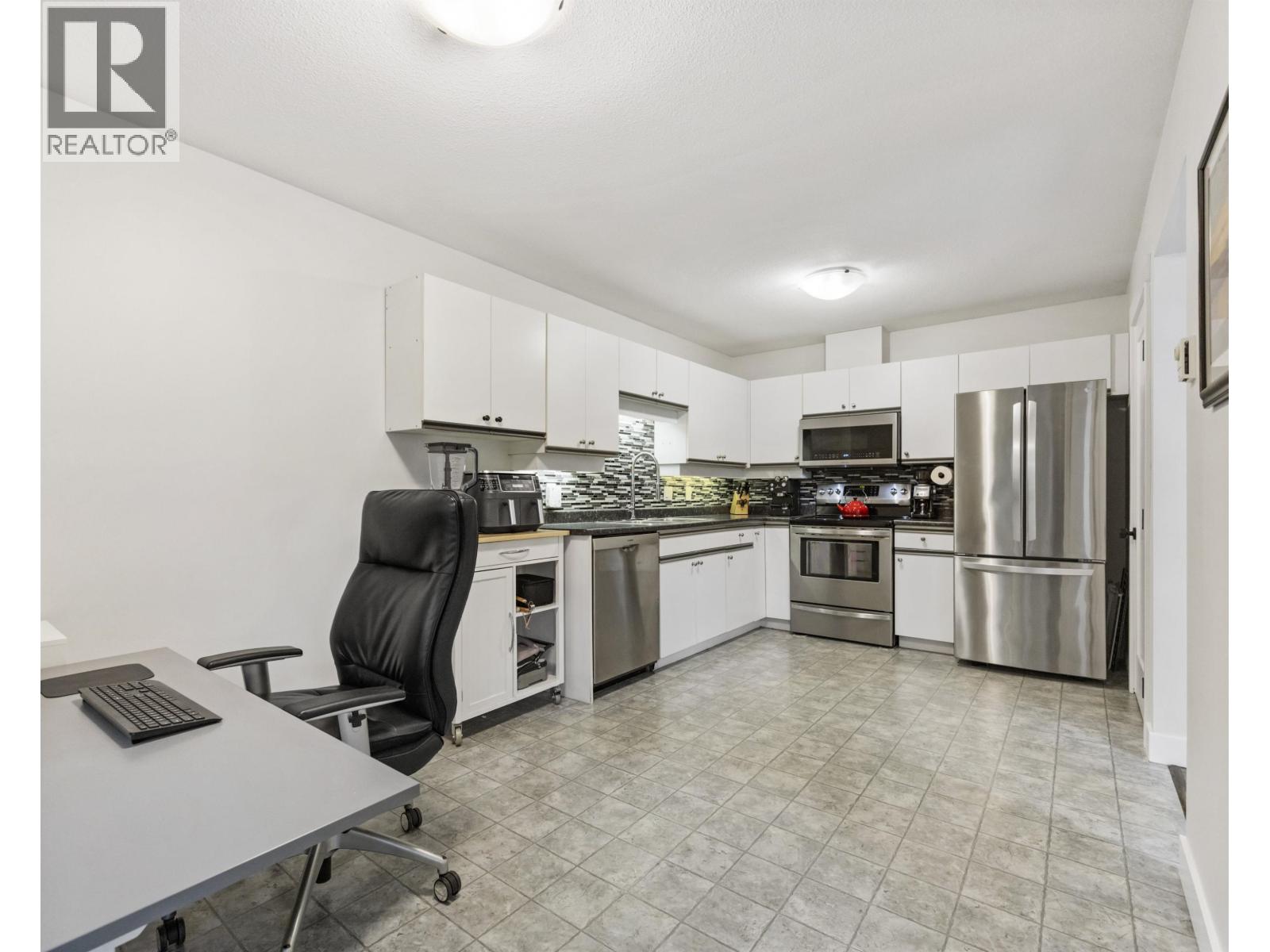 227 1215 Lansdowne Drive, Coquitlam, British Columbia  V3E 2P6 - Photo 9 - R3063091