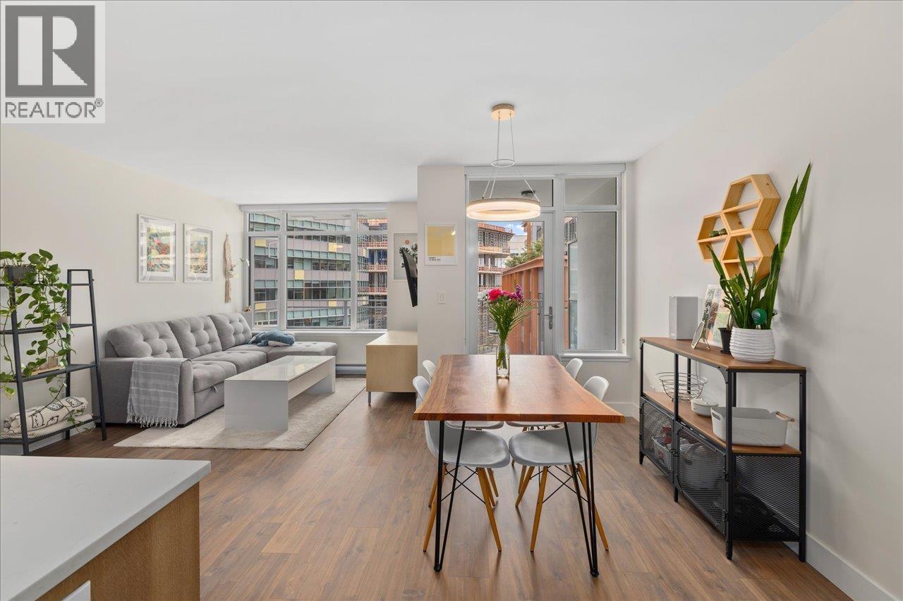 607 258 NELSON'S COURT, New Westminster, British Columbia