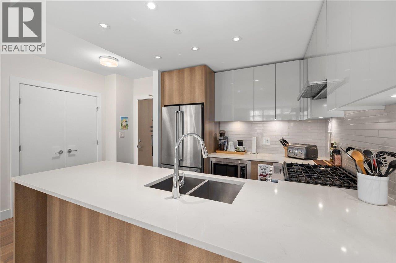 607 258 Nelson's Court, New Westminster, British Columbia  V3L 0J9 - Photo 3 - R3063103