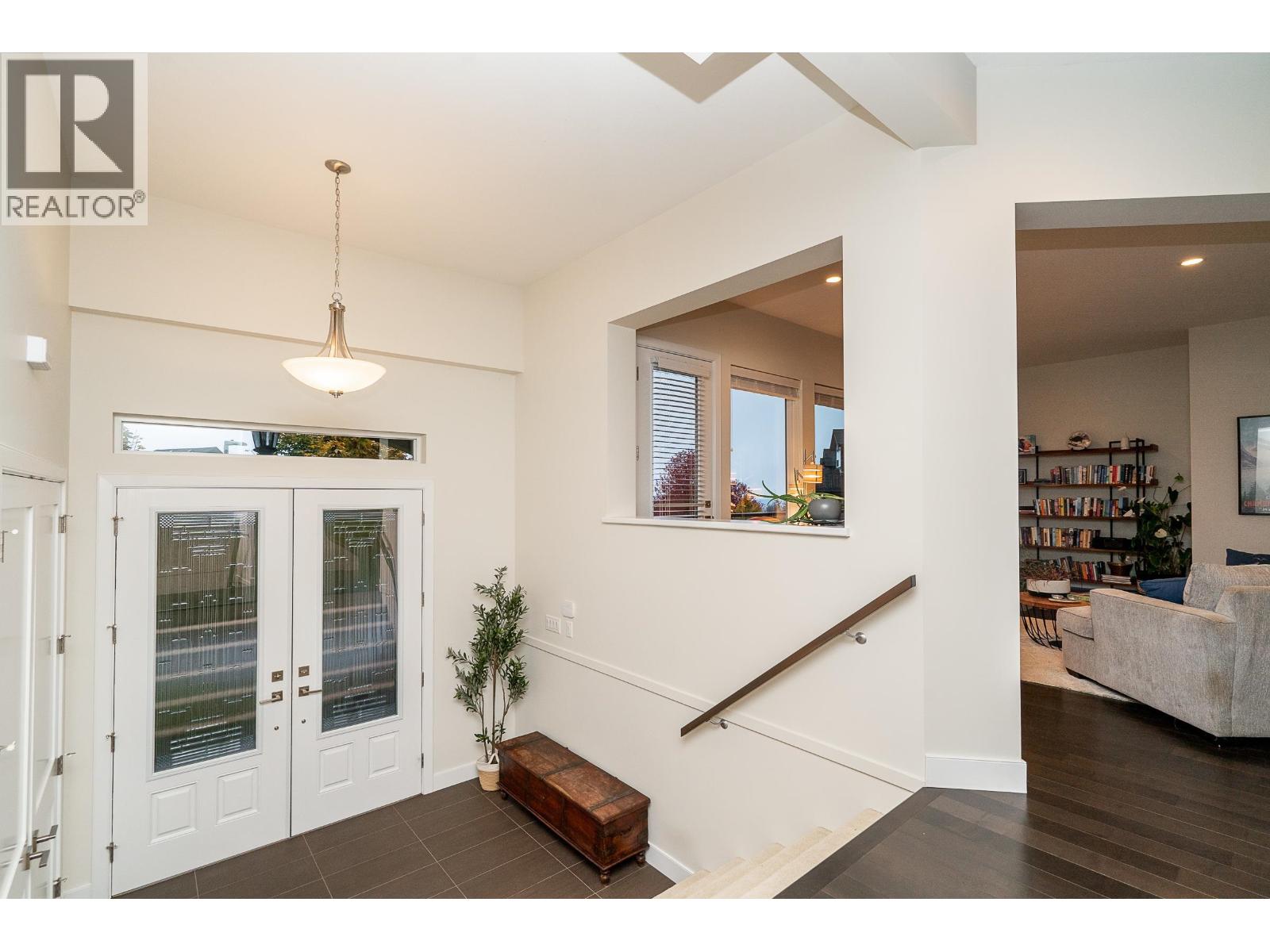 1468 Strawline Hill Street, Coquitlam, British Columbia  V3E 0L7 - Photo 4 - R3063105