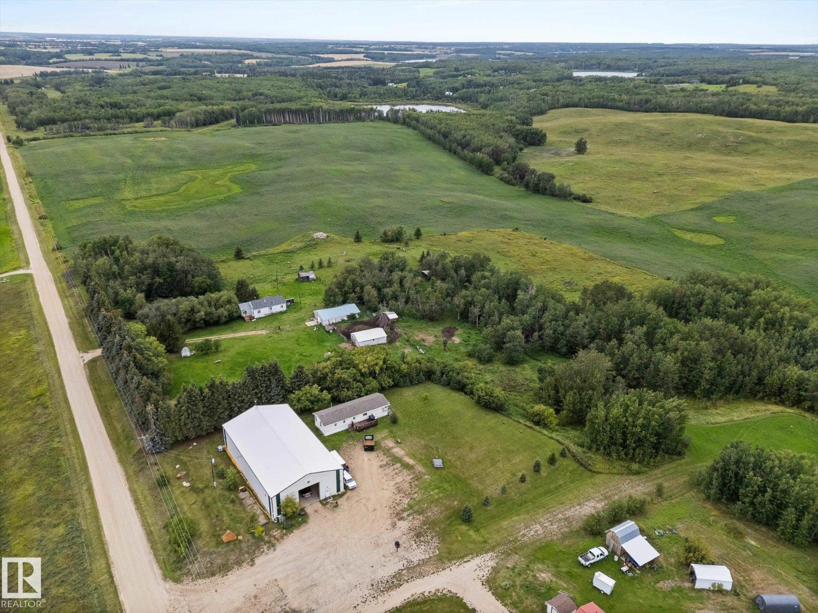 1308 Twp Road 552, Rural Lac Ste. Anne County, Alberta  T0E 1V0 - Photo 37 - E4455685