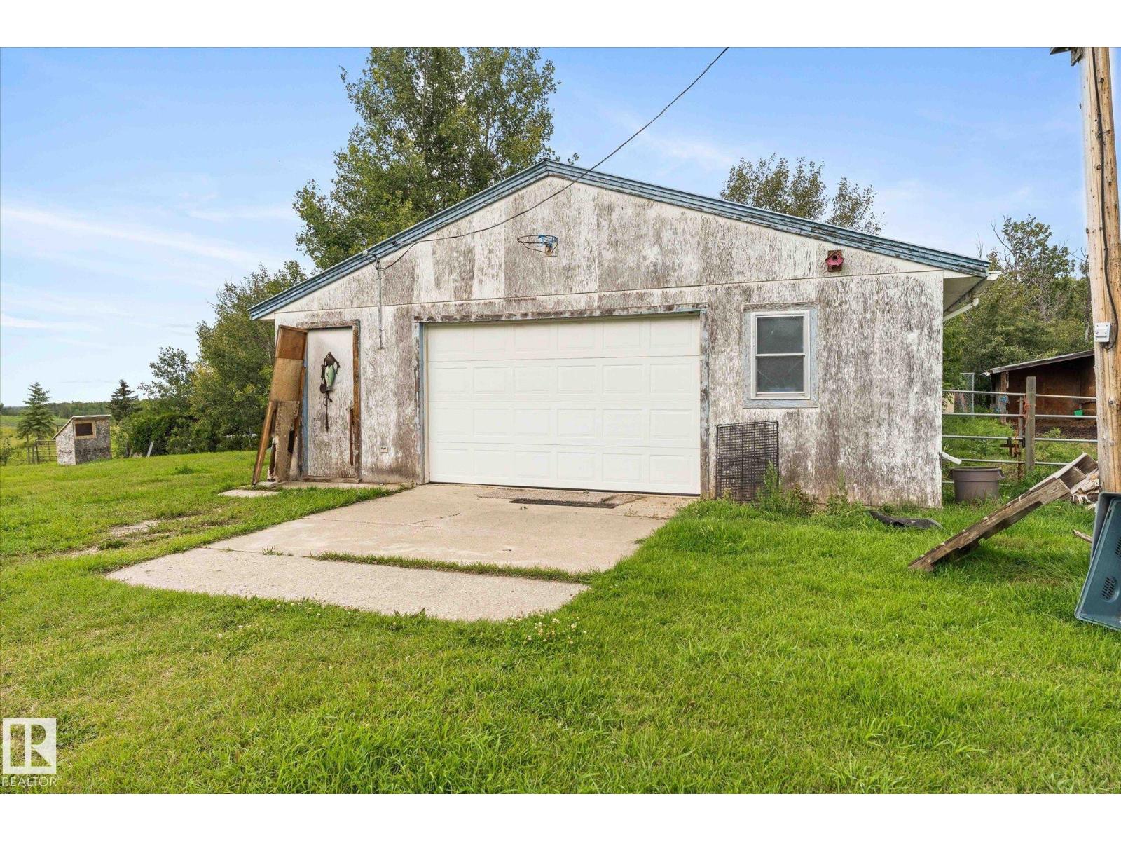 1308 Twp Road 552, Rural Lac Ste. Anne County, Alberta  T0E 1V0 - Photo 32 - E4455685