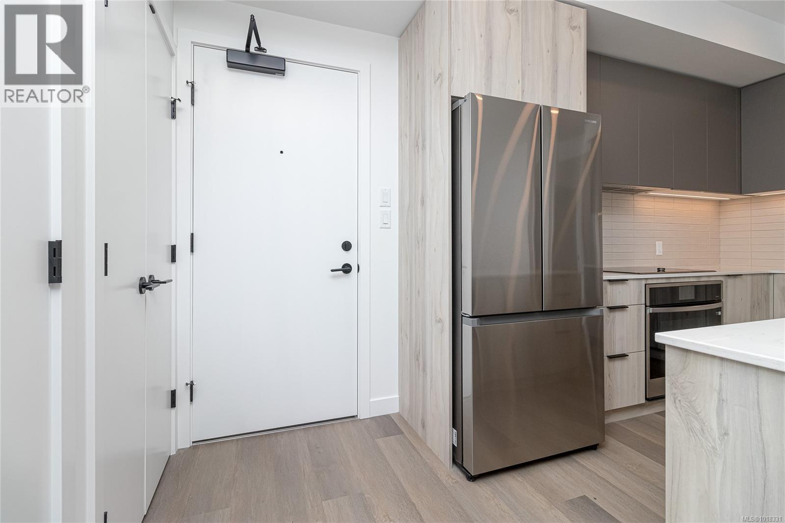 312 3564b Ryder Hesjedal Way, Colwood, British Columbia  V9C 0V4 - Photo 3 - 1018331