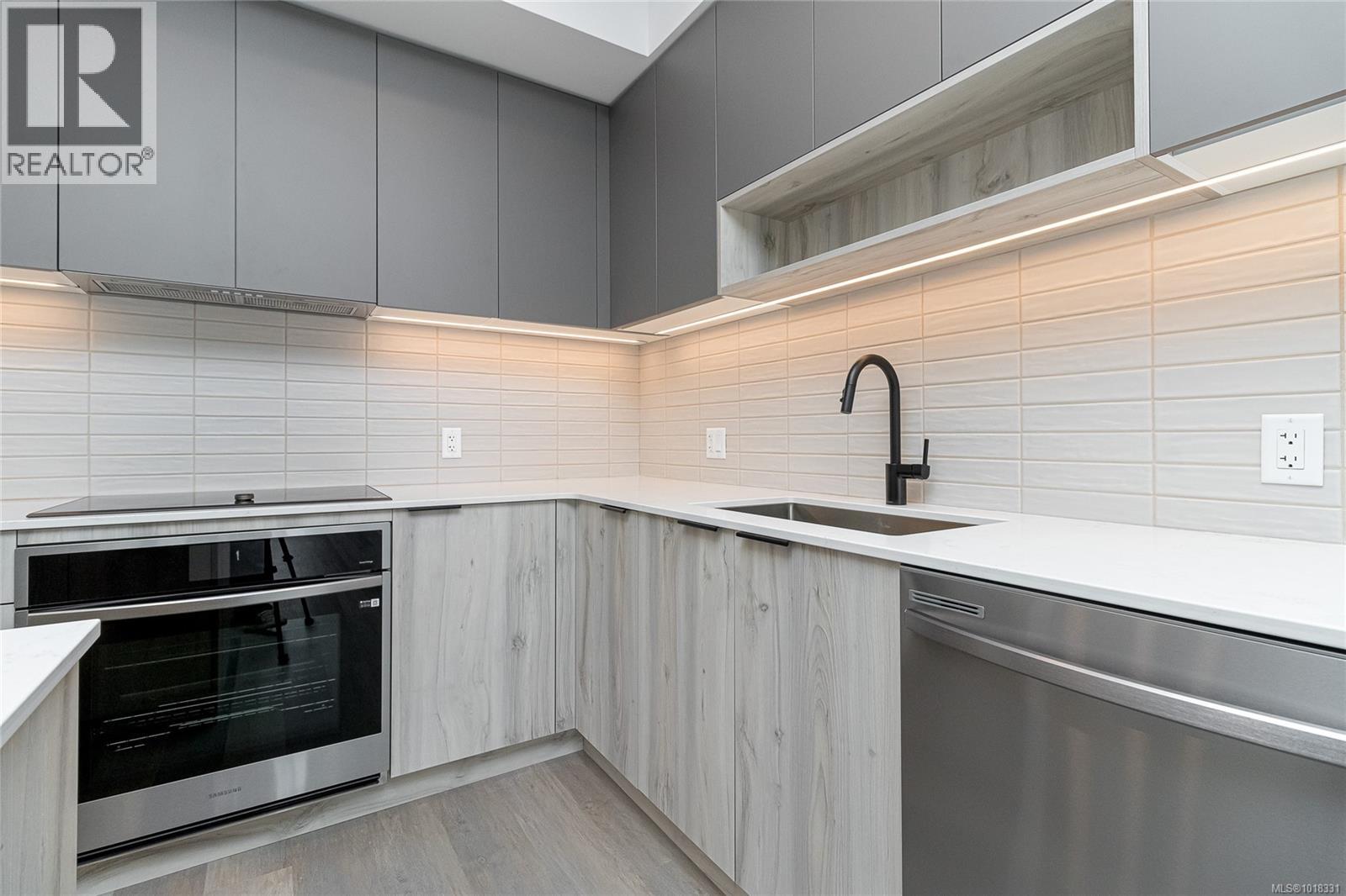 312 3564b Ryder Hesjedal Way, Colwood, British Columbia  V9C 0V4 - Photo 4 - 1018331