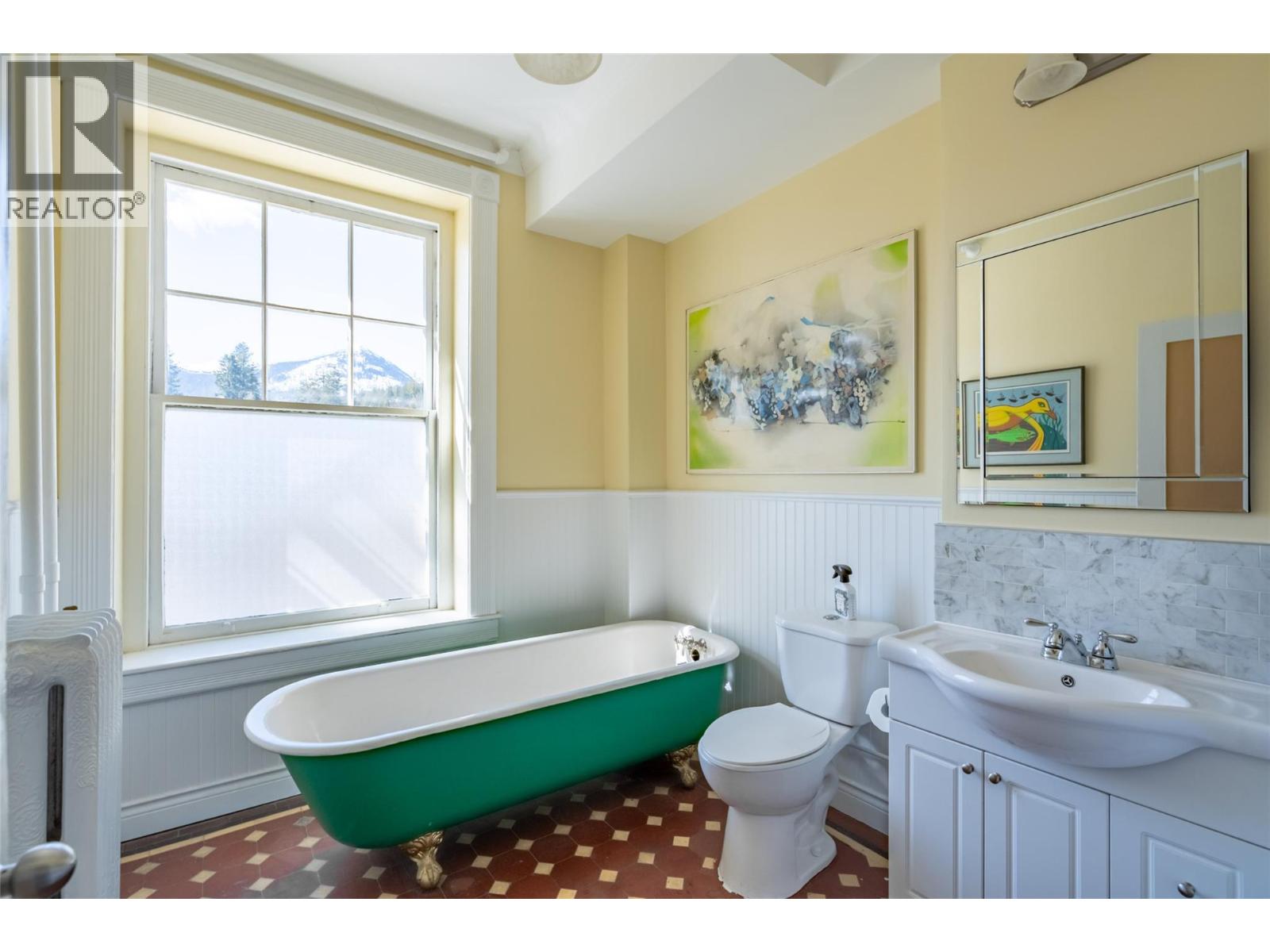 2004 Columbia Avenue, Rossland, British Columbia  V0G 1Y0 - Photo 33 - 10367101